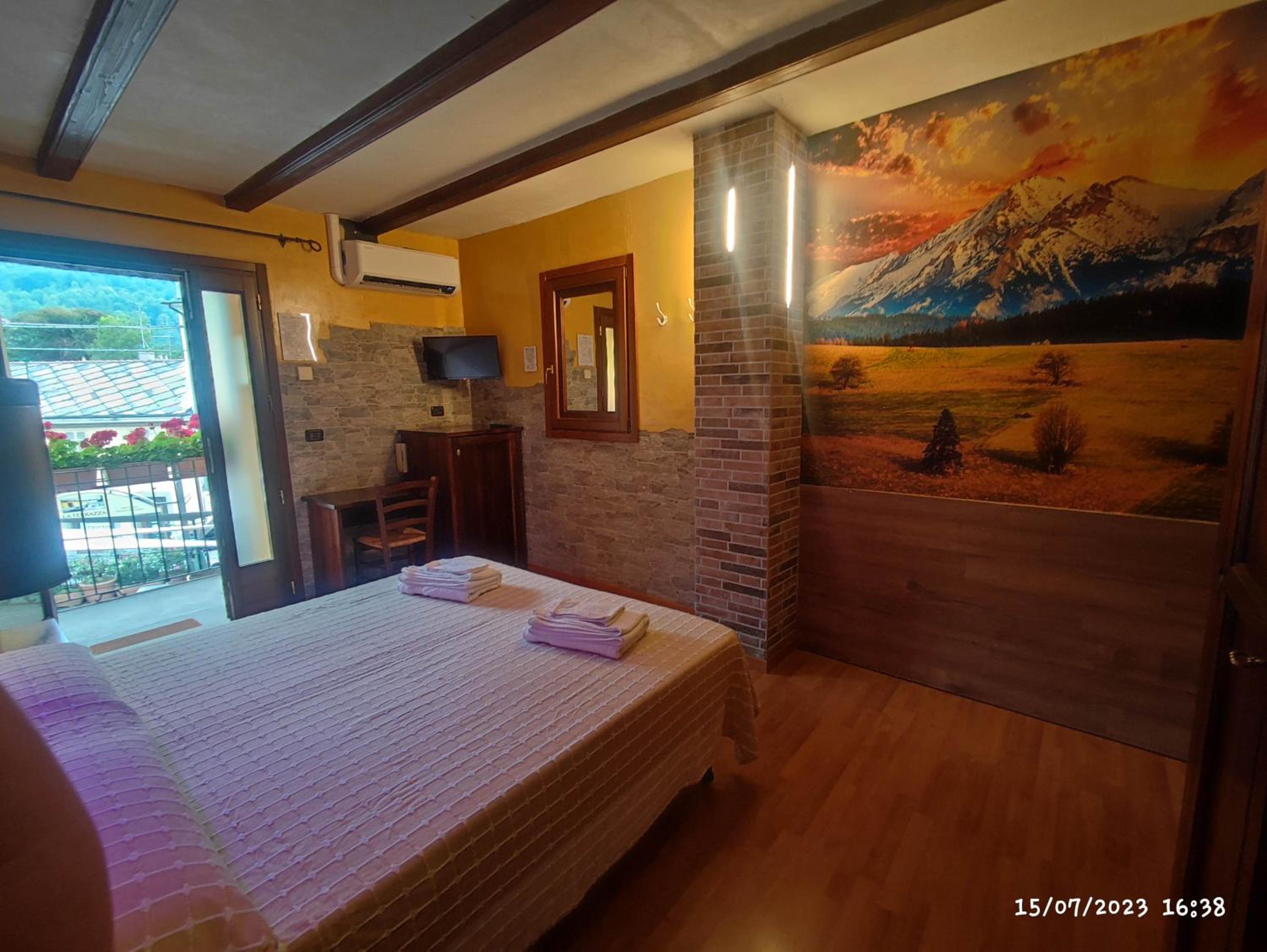 Double or Twin Room with Private Bathroom photo 1