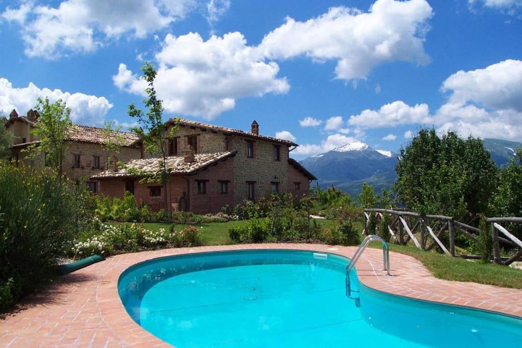 Villa photo 2