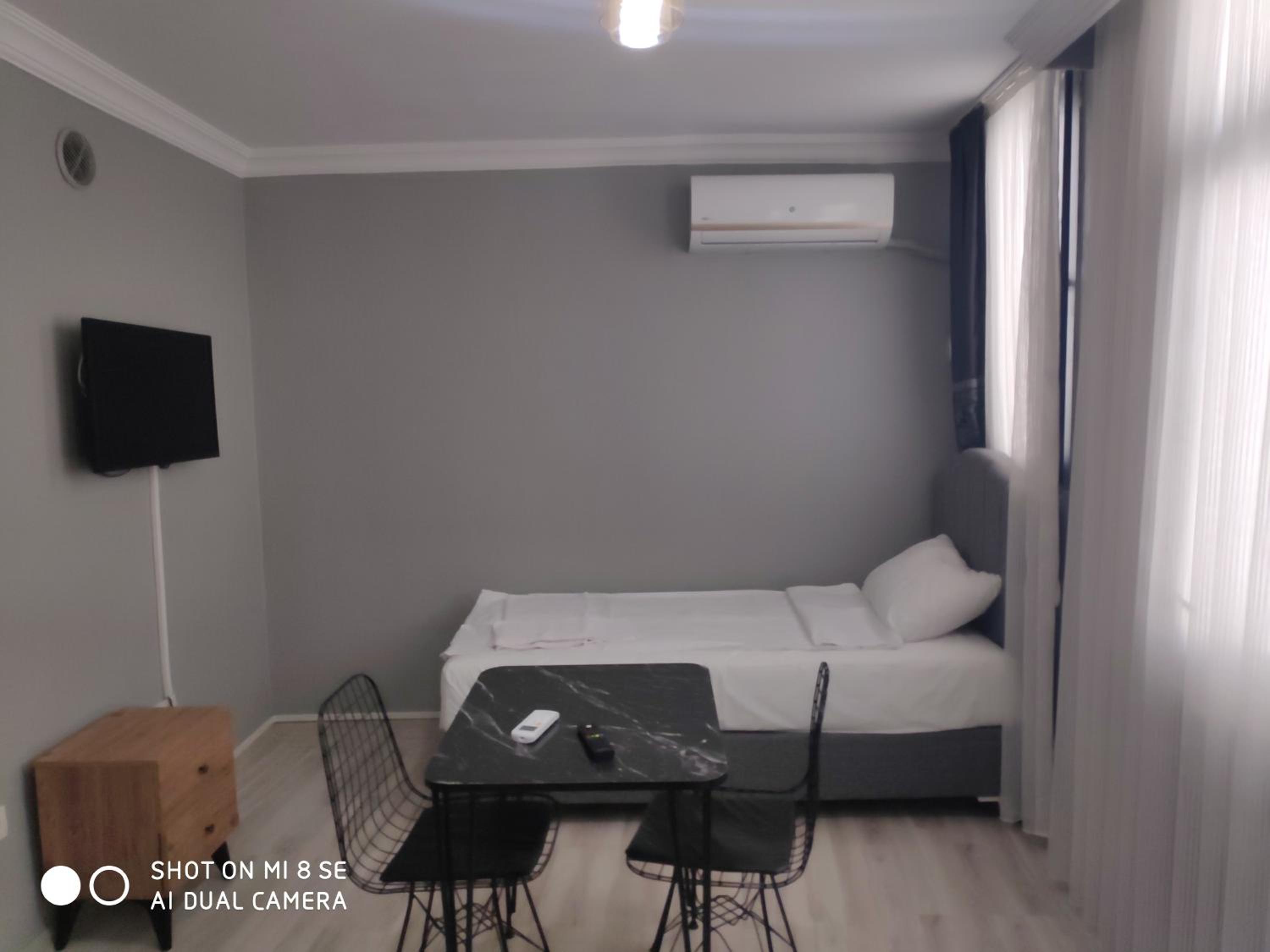 Studio Apartment photo 1