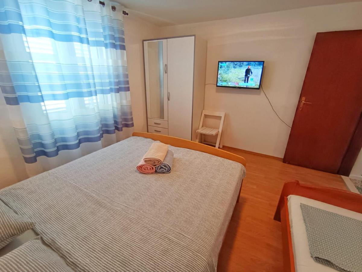 One-Bedroom Apartment - Photo 6