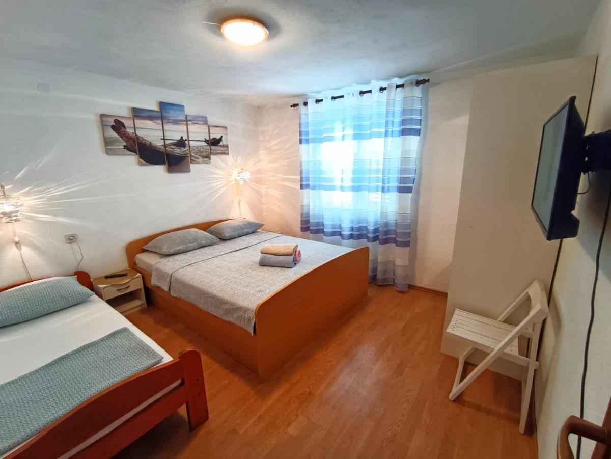 One-Bedroom Apartment - Photo 1