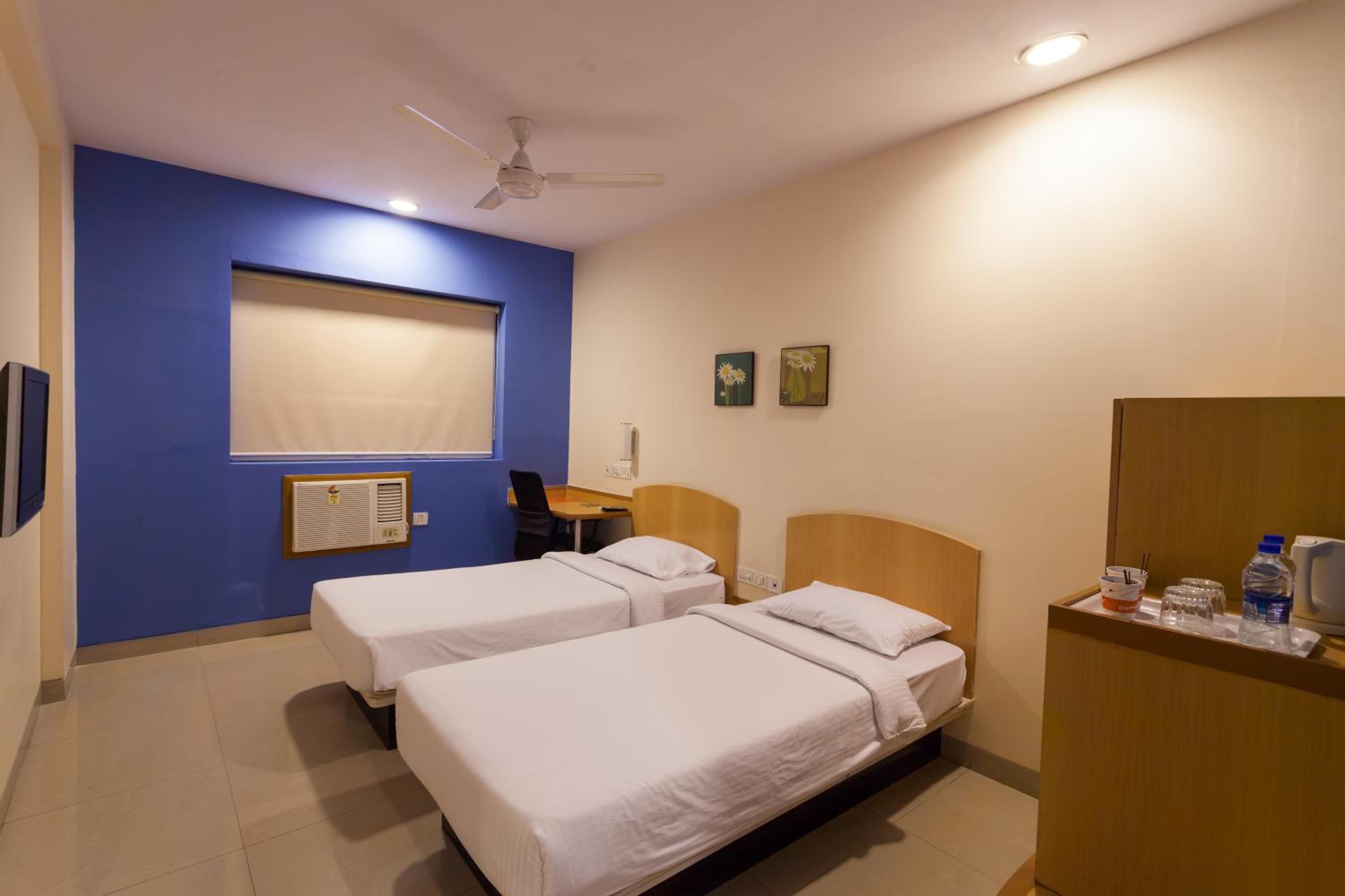Twin Room - Photo 6