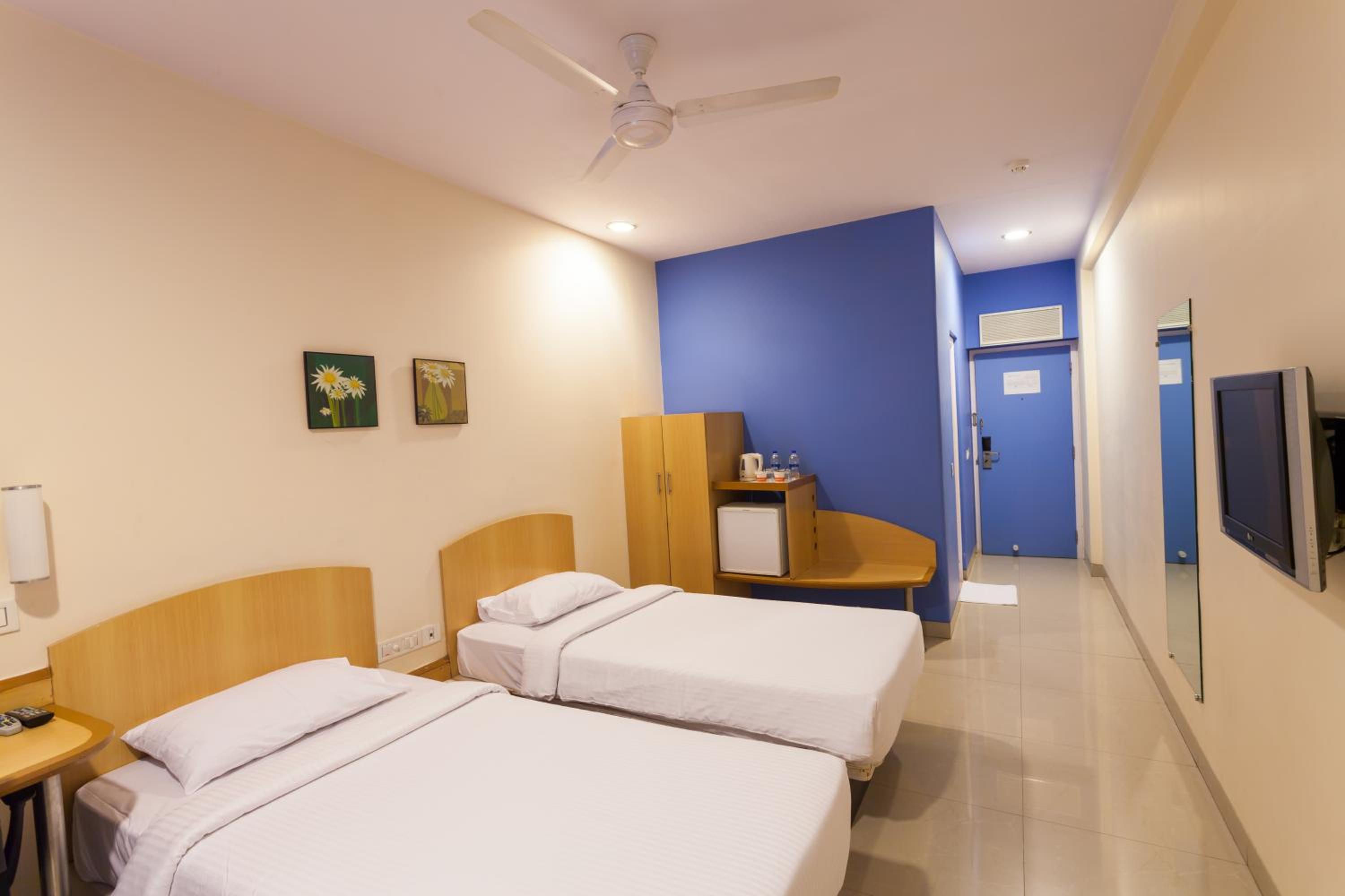 Twin Room - Photo 1