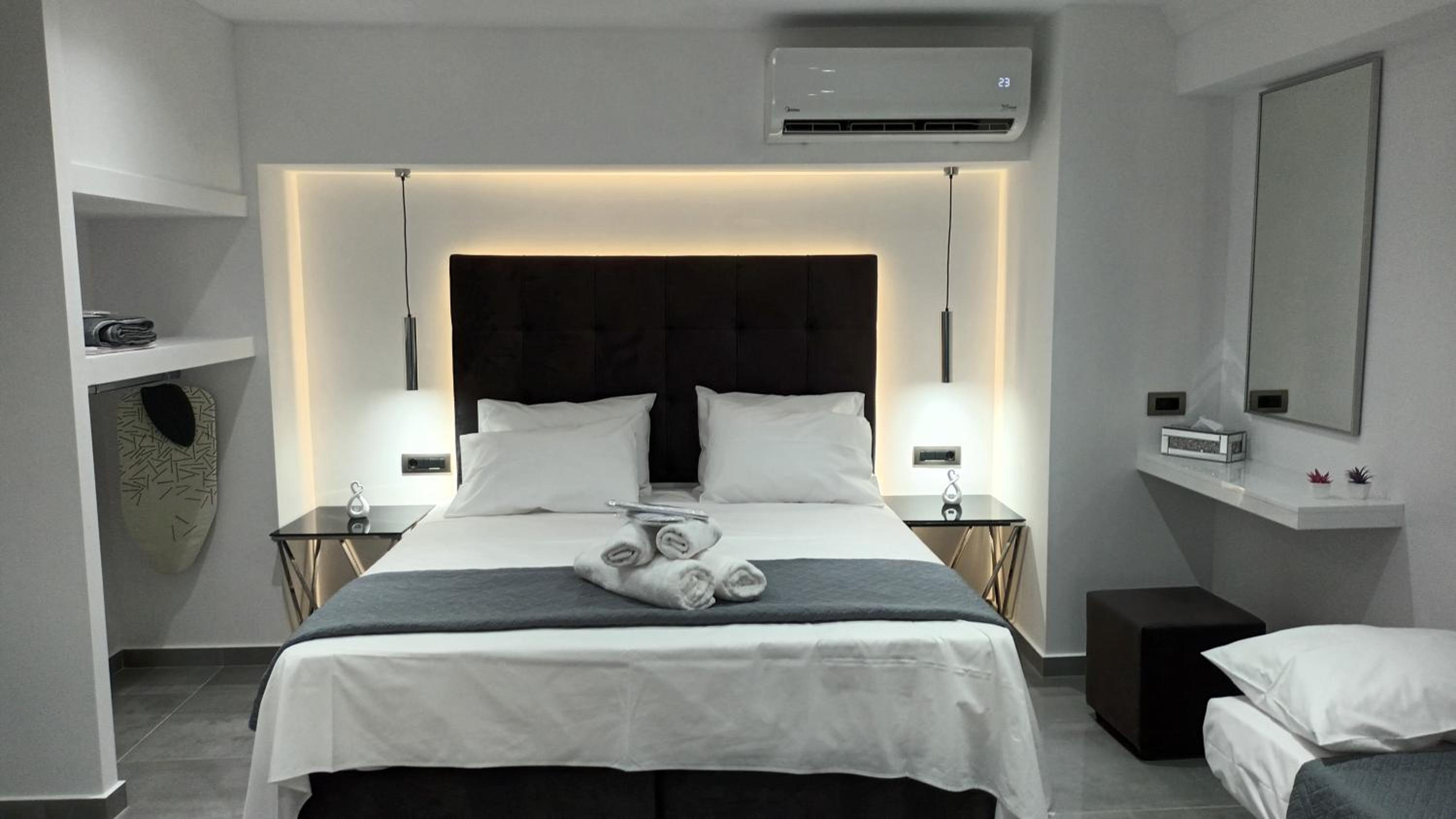 Studio Apartment photo 1