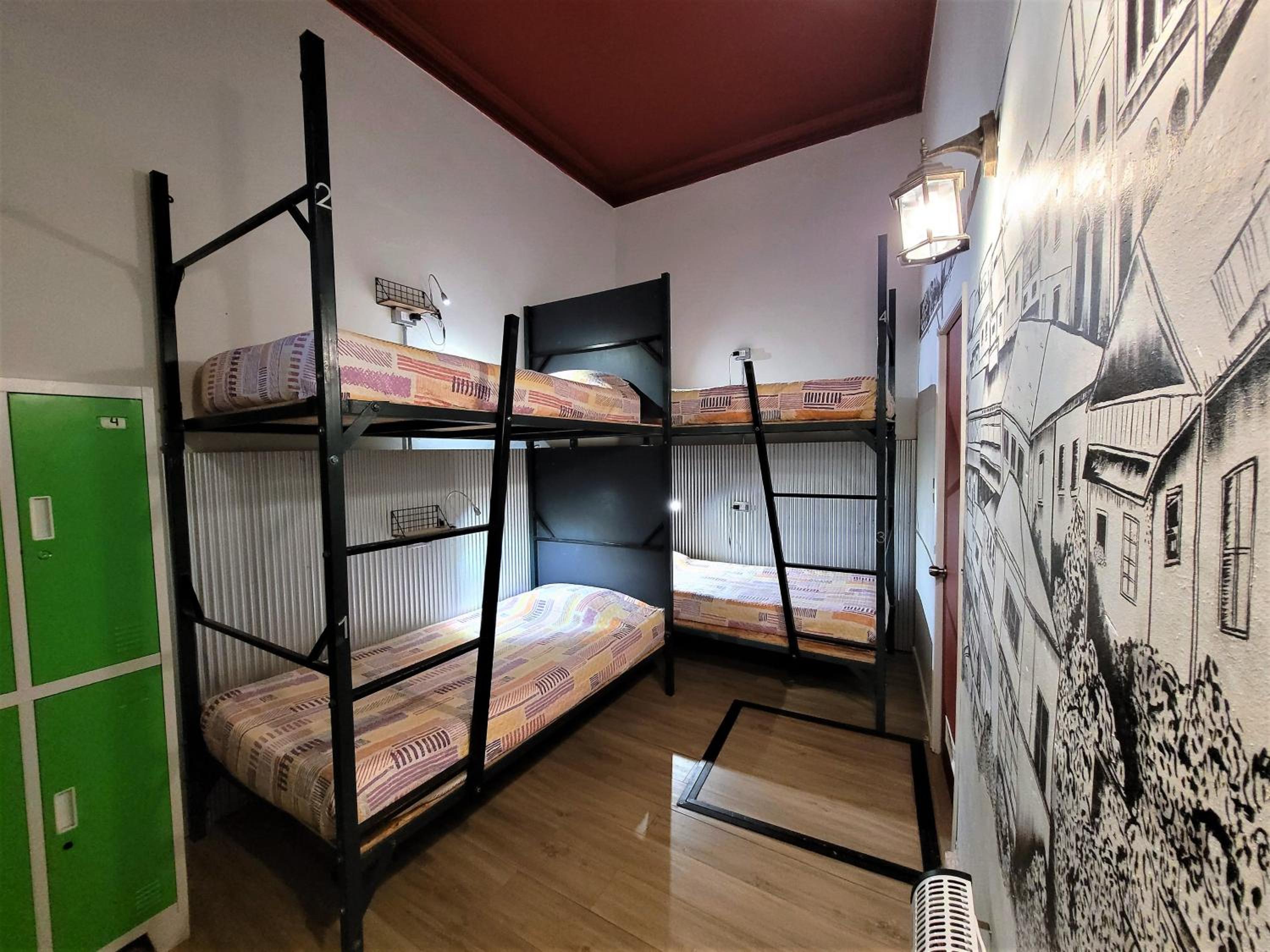 Bed in 4-Bed Female Dormitory Room with Private Bathroom