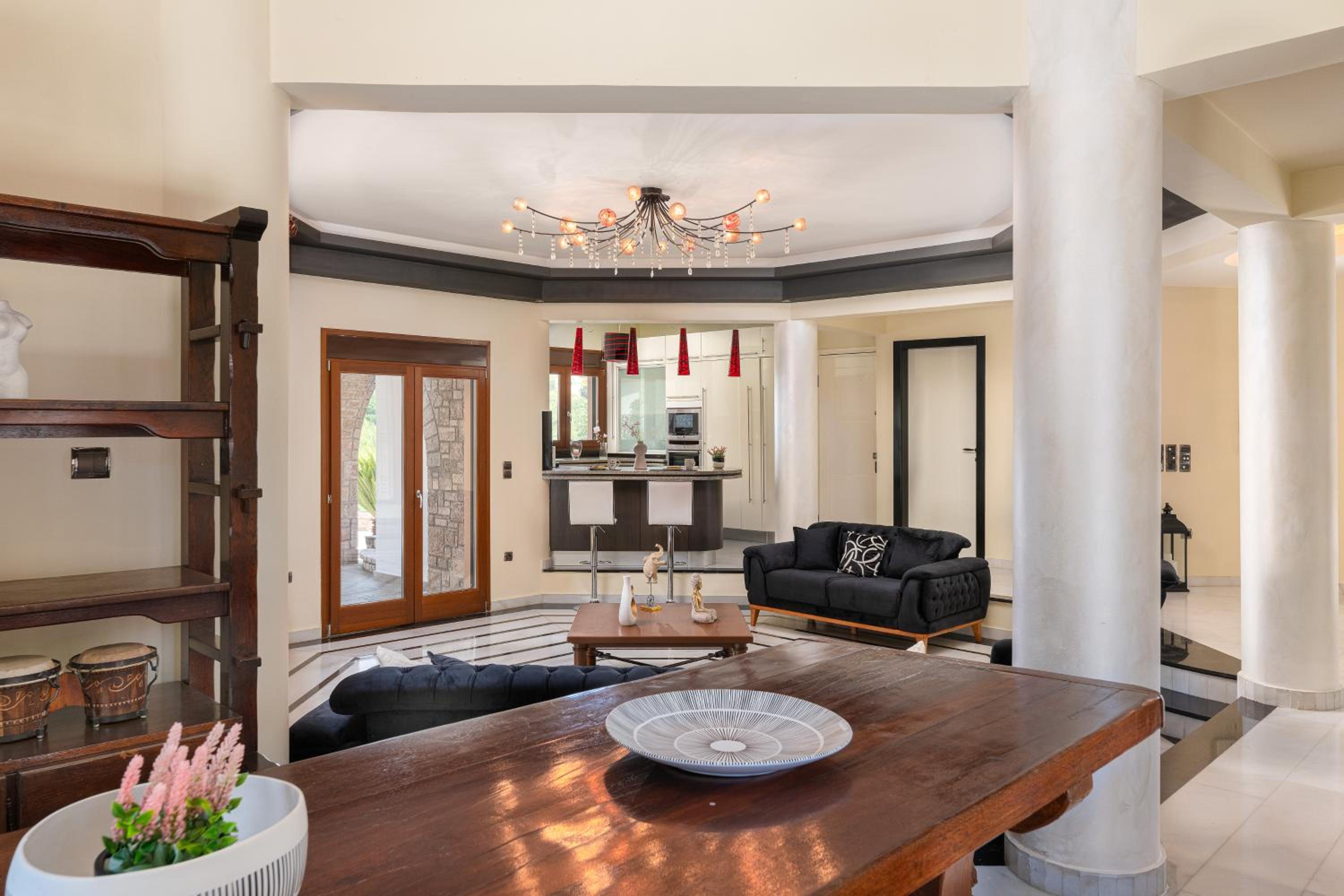Three-Bedroom Villa photo 2