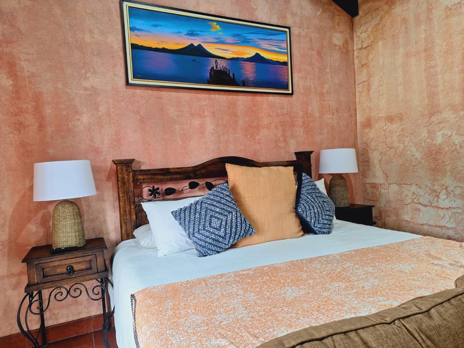 Deluxe King Suite photo 1