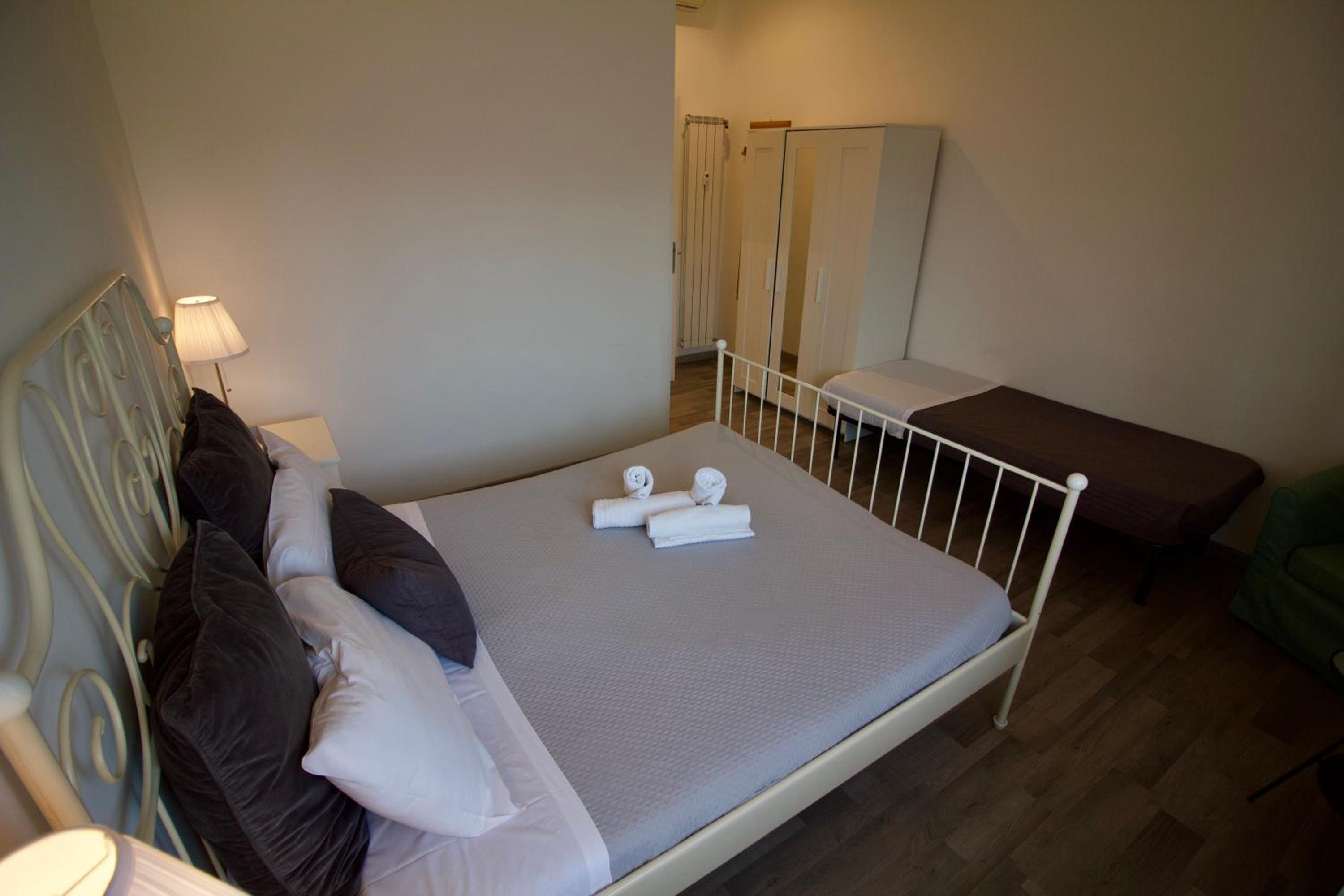 Triple Room with Private Bathroom photo 3
