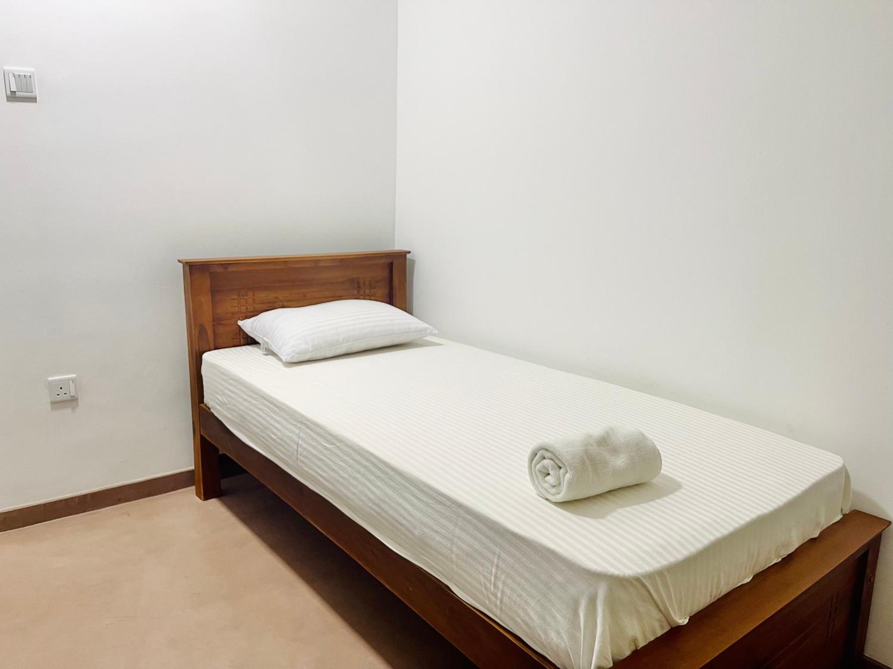 Single Room with Shared Bathroom photo 3