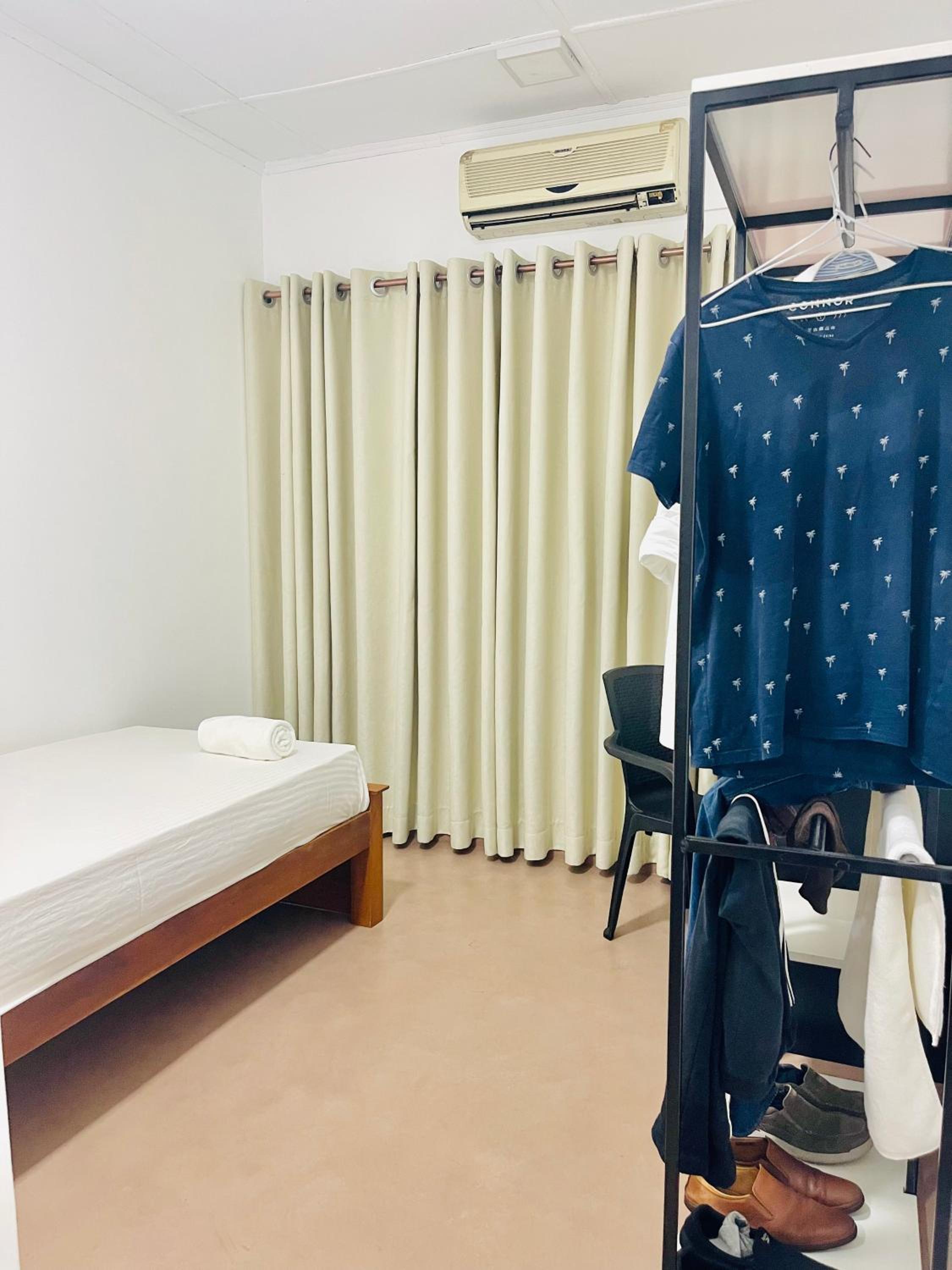 Single Room with Shared Bathroom photo 2