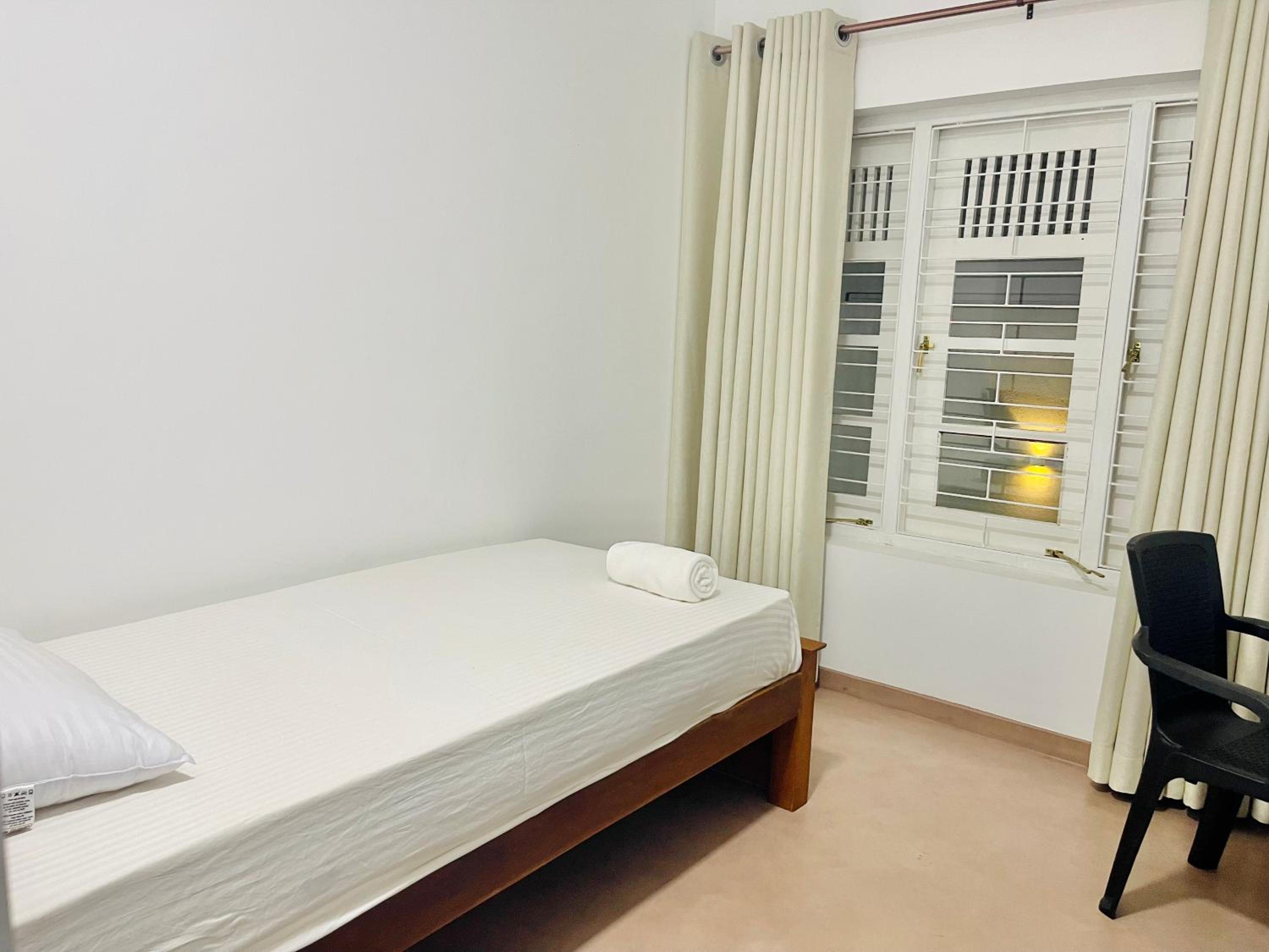 Single Room with Shared Bathroom photo 1