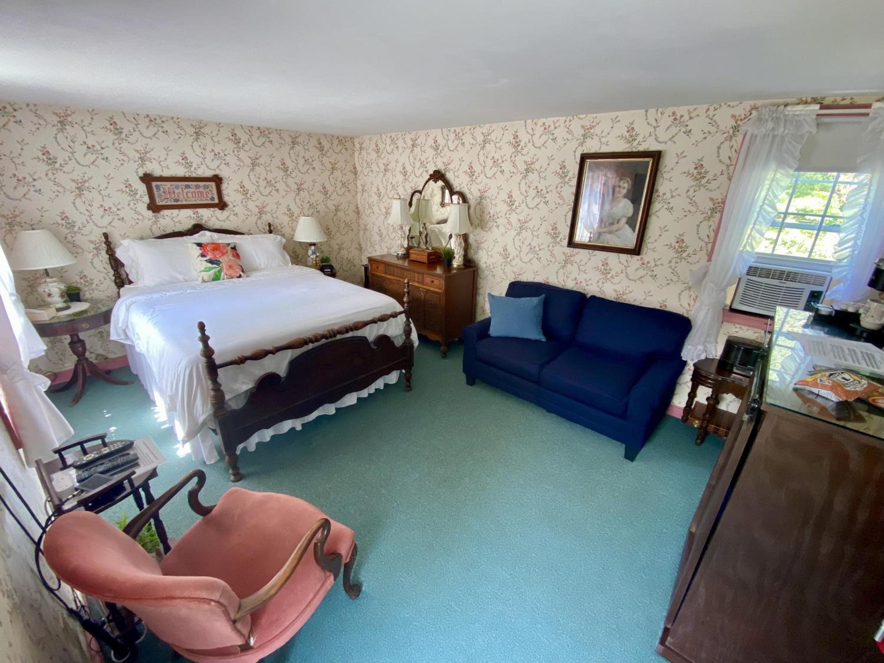 Queen Room photo 1