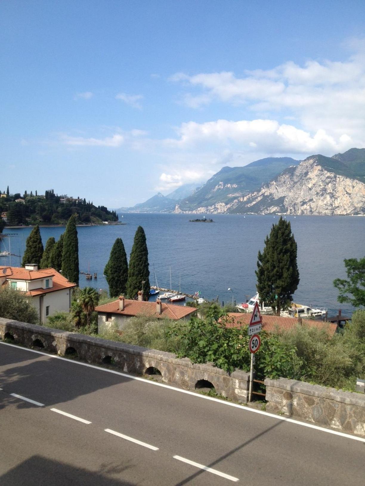 Double or Twin Room with Lake View photo 3