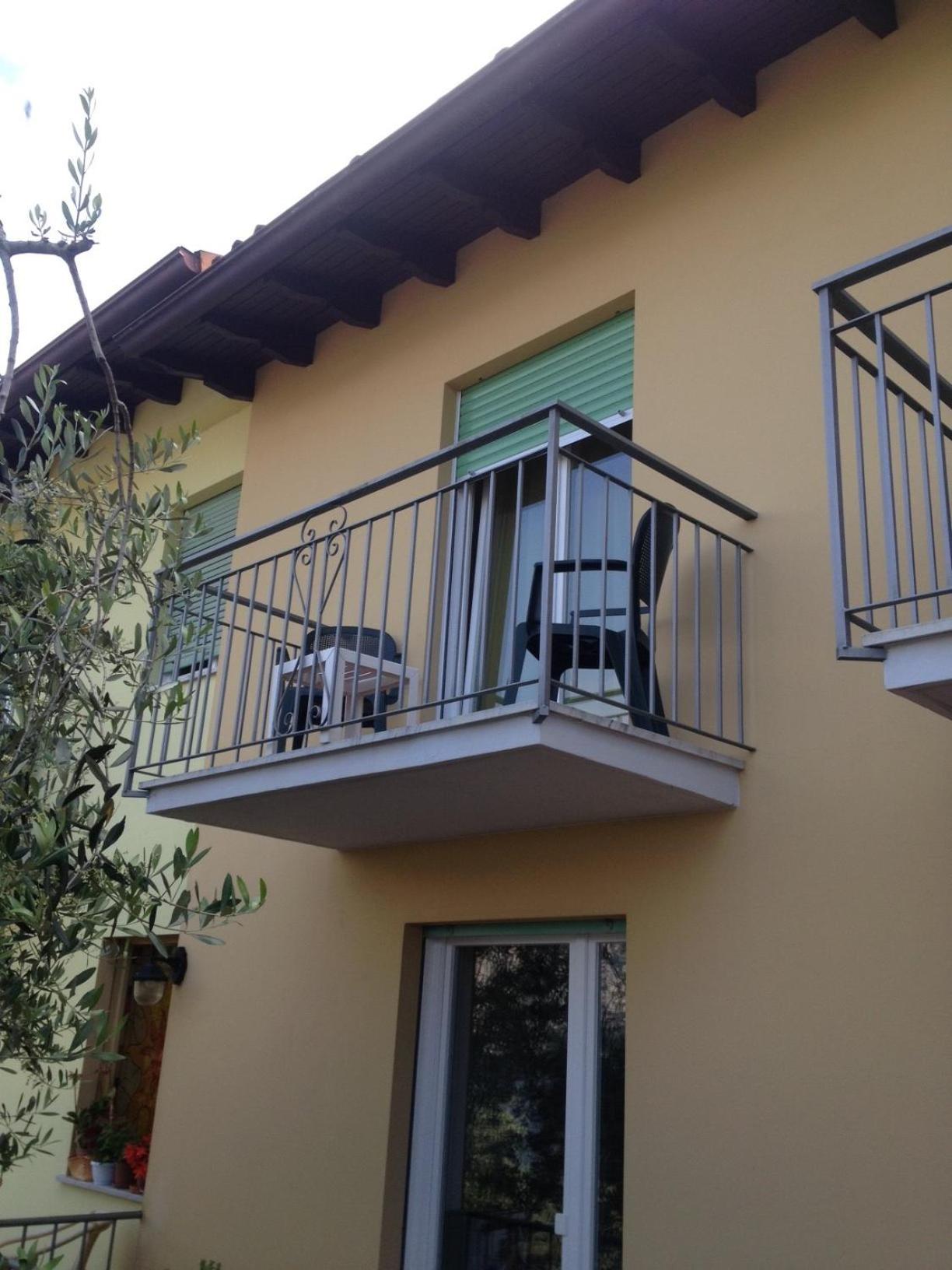 Double or Twin Room with Lake View photo 2