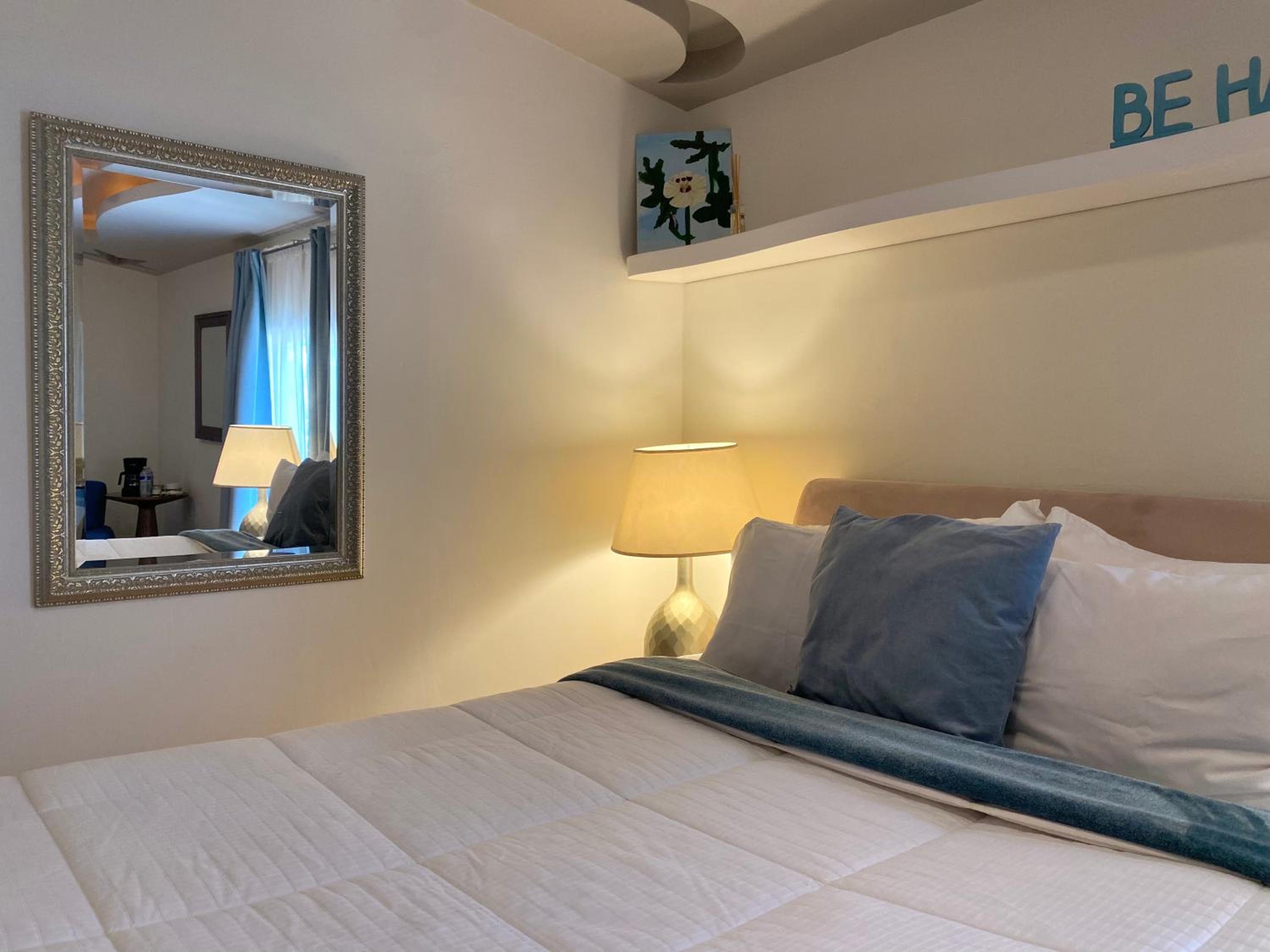 Superior Suite - Photo 11