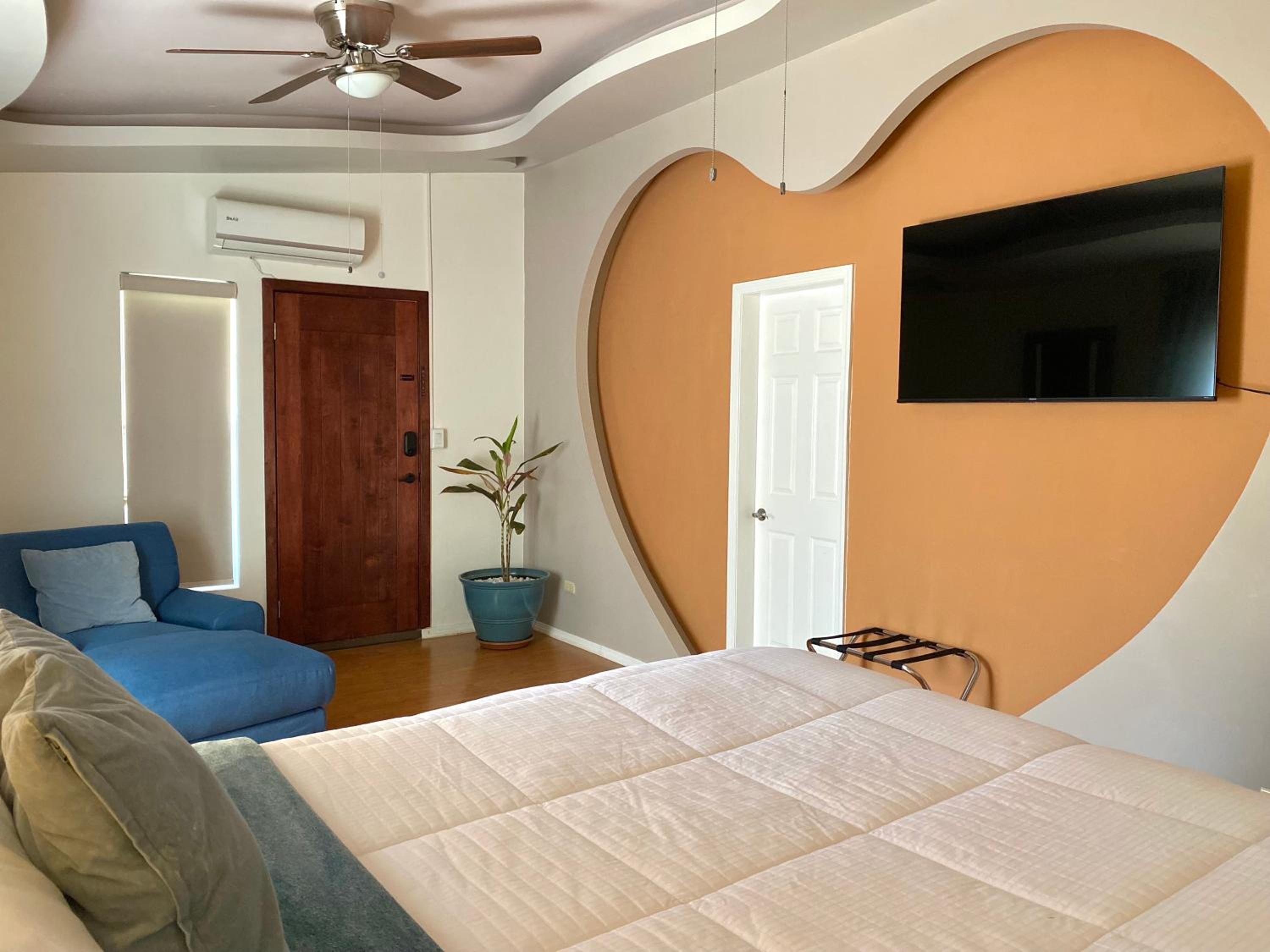 Superior Suite - Photo 8