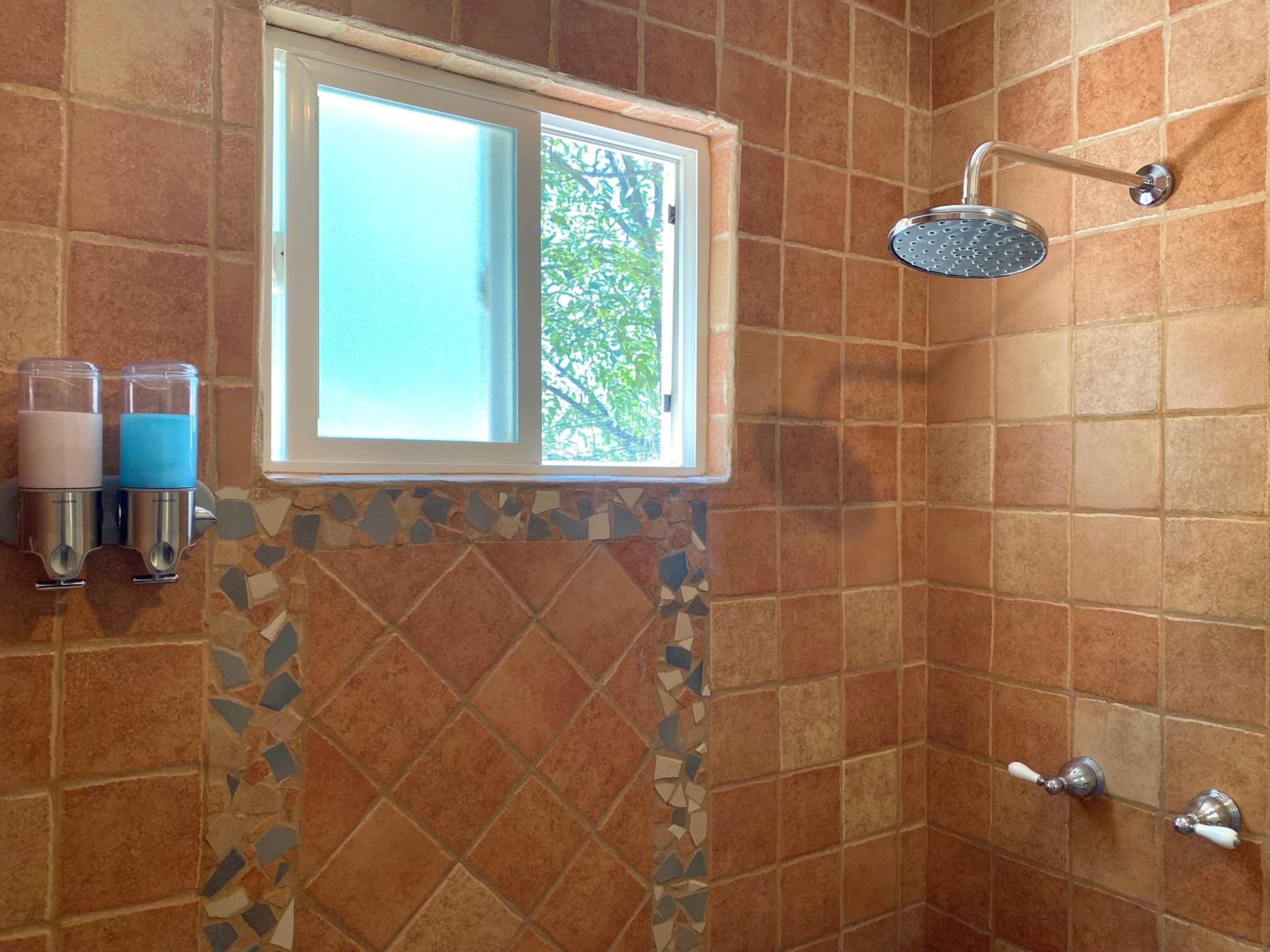 Superior Suite - Photo 13