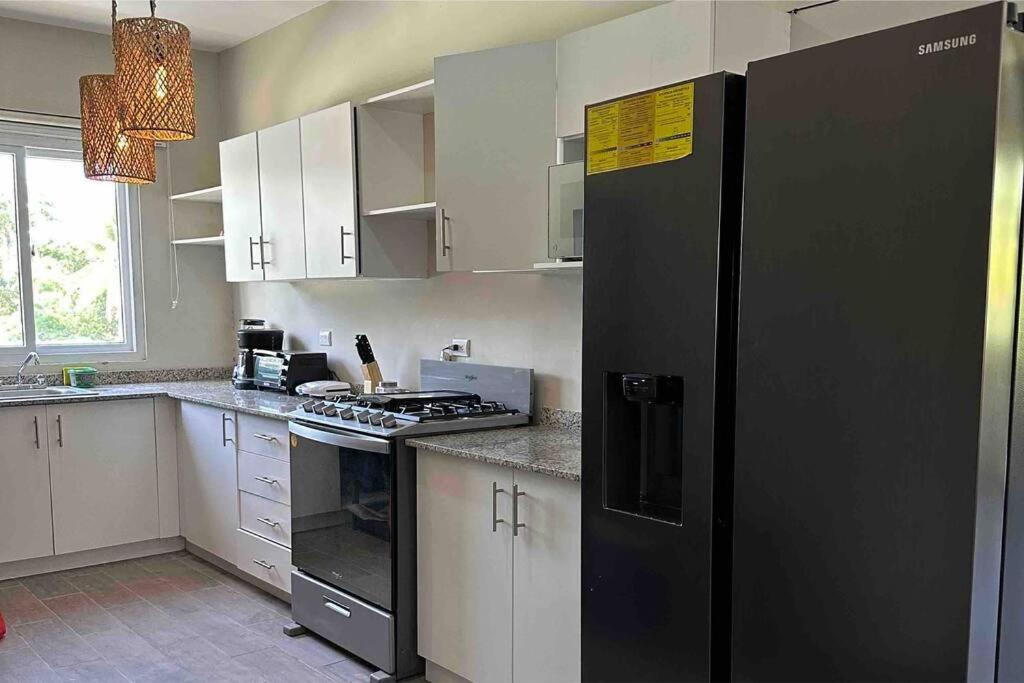 Three-Bedroom Apartment photo 2