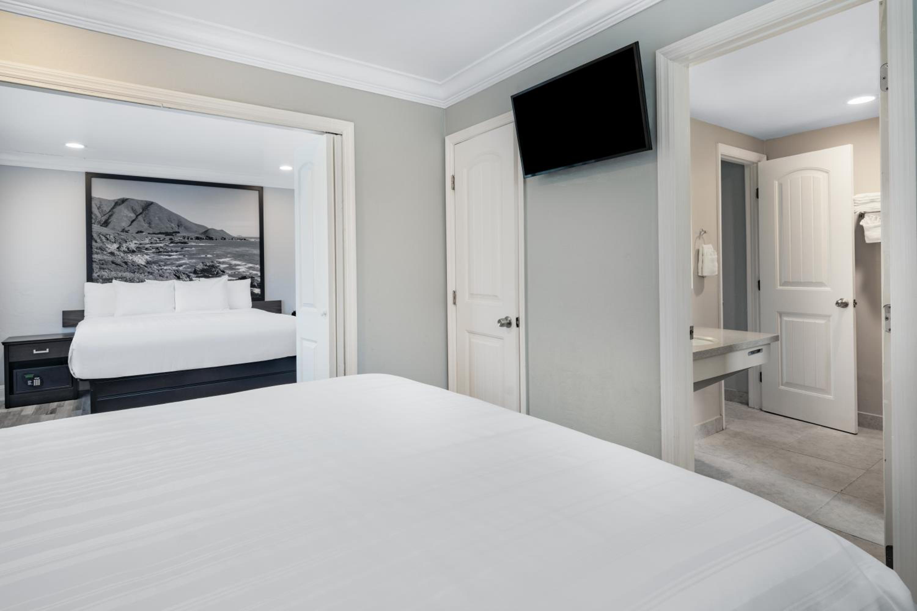 Two-Bedroom King Suite - Non-Smoking - Photo 14