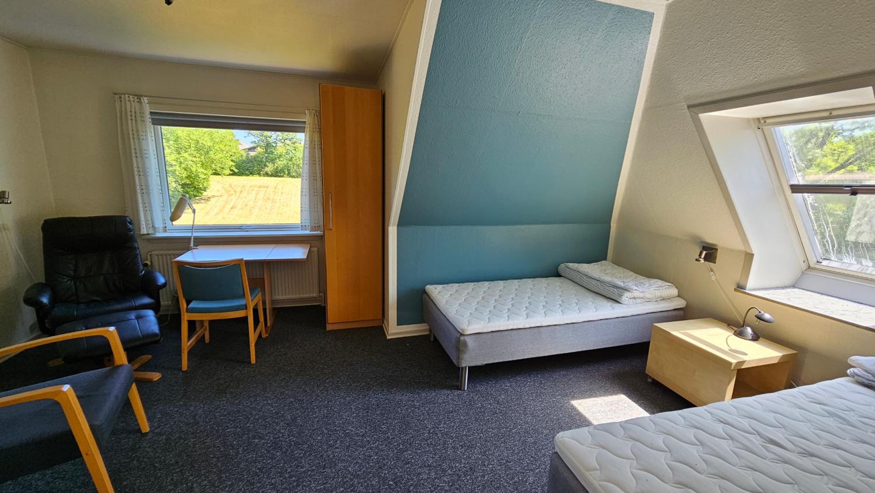Double Room with Shared Bathroom photo 3