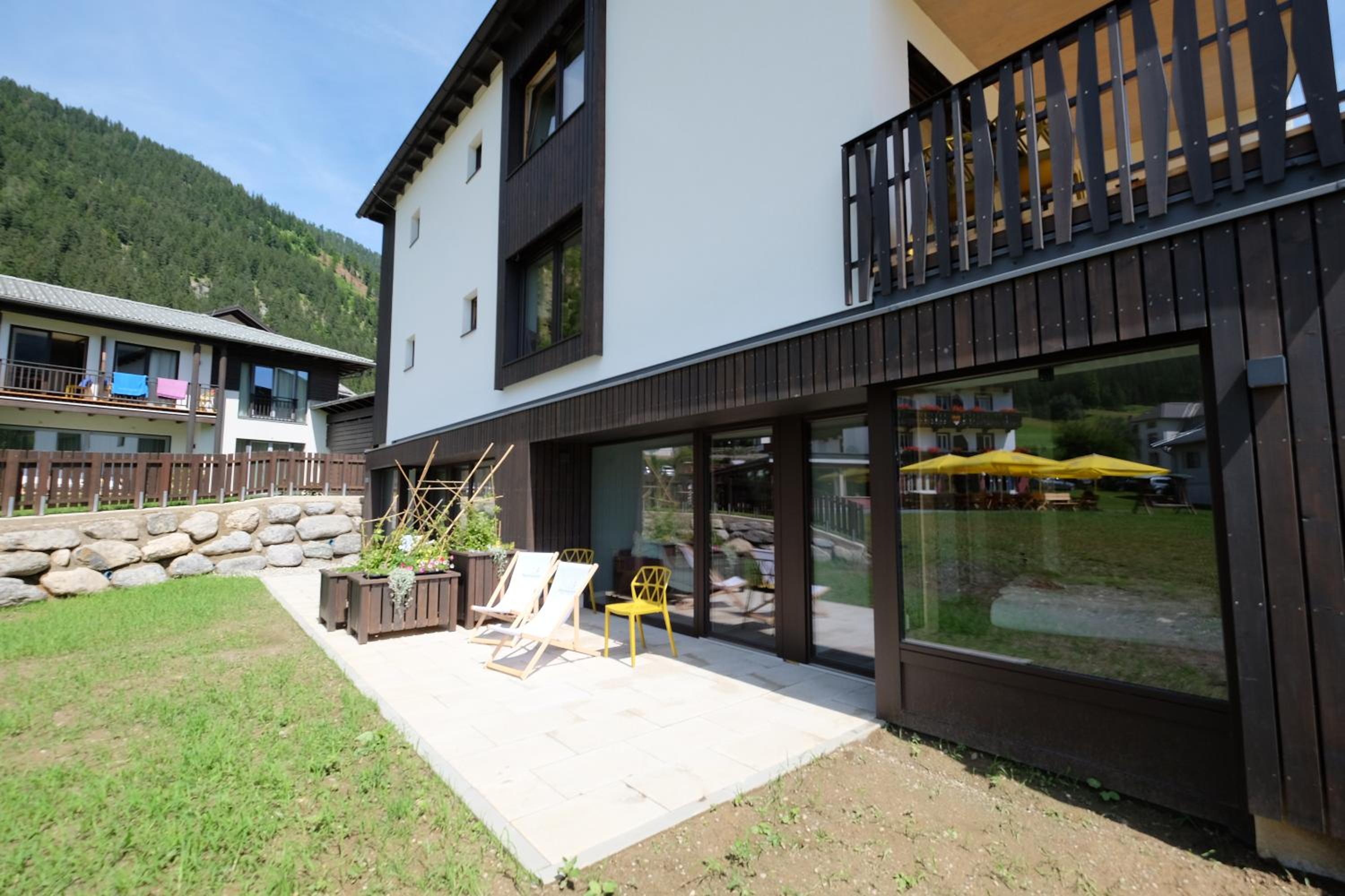 Apartment - Ground Floor photo 2