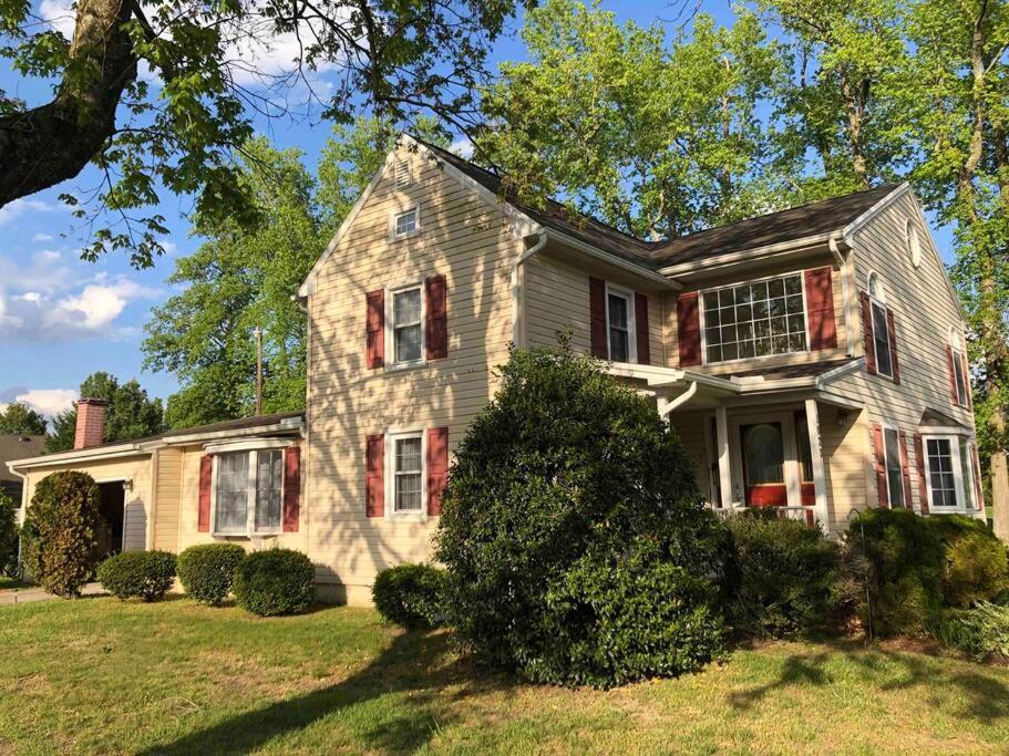 Three-Bedroom House photo 2