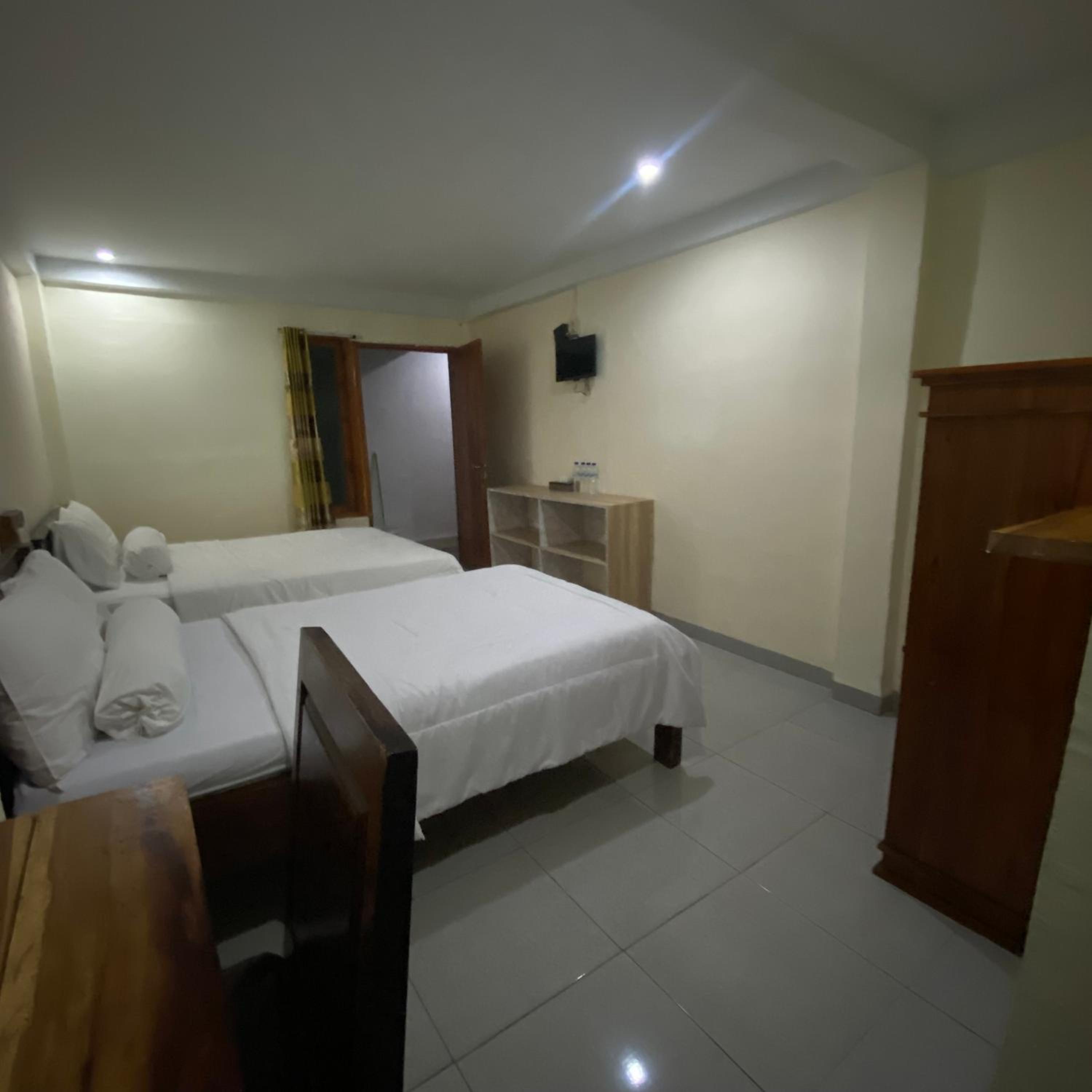 Deluxe Family Room - Photo 21