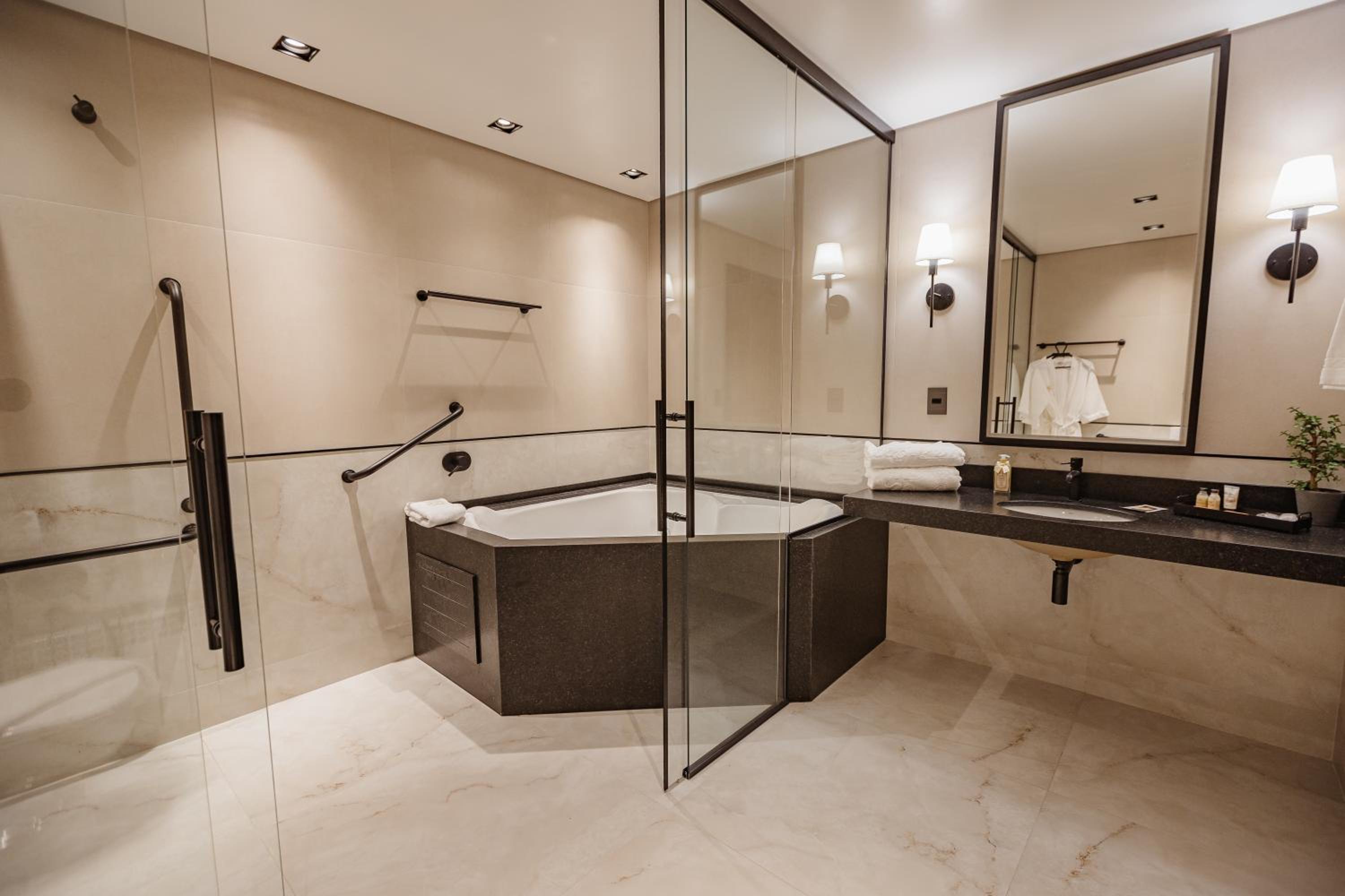 Studio with Spa Bath