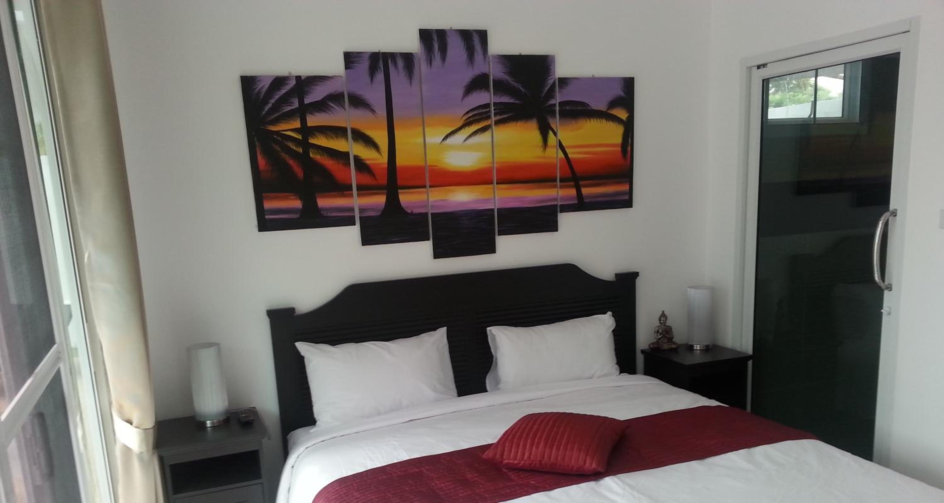 Deluxe Bungalow photo 2