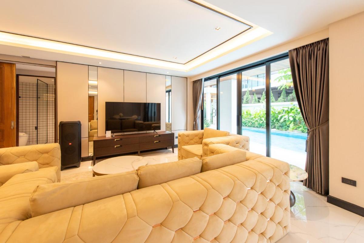 Deluxe Family Suite - Photo 3