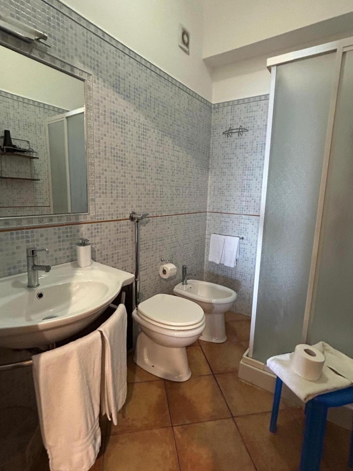Double or Twin Room photo 3