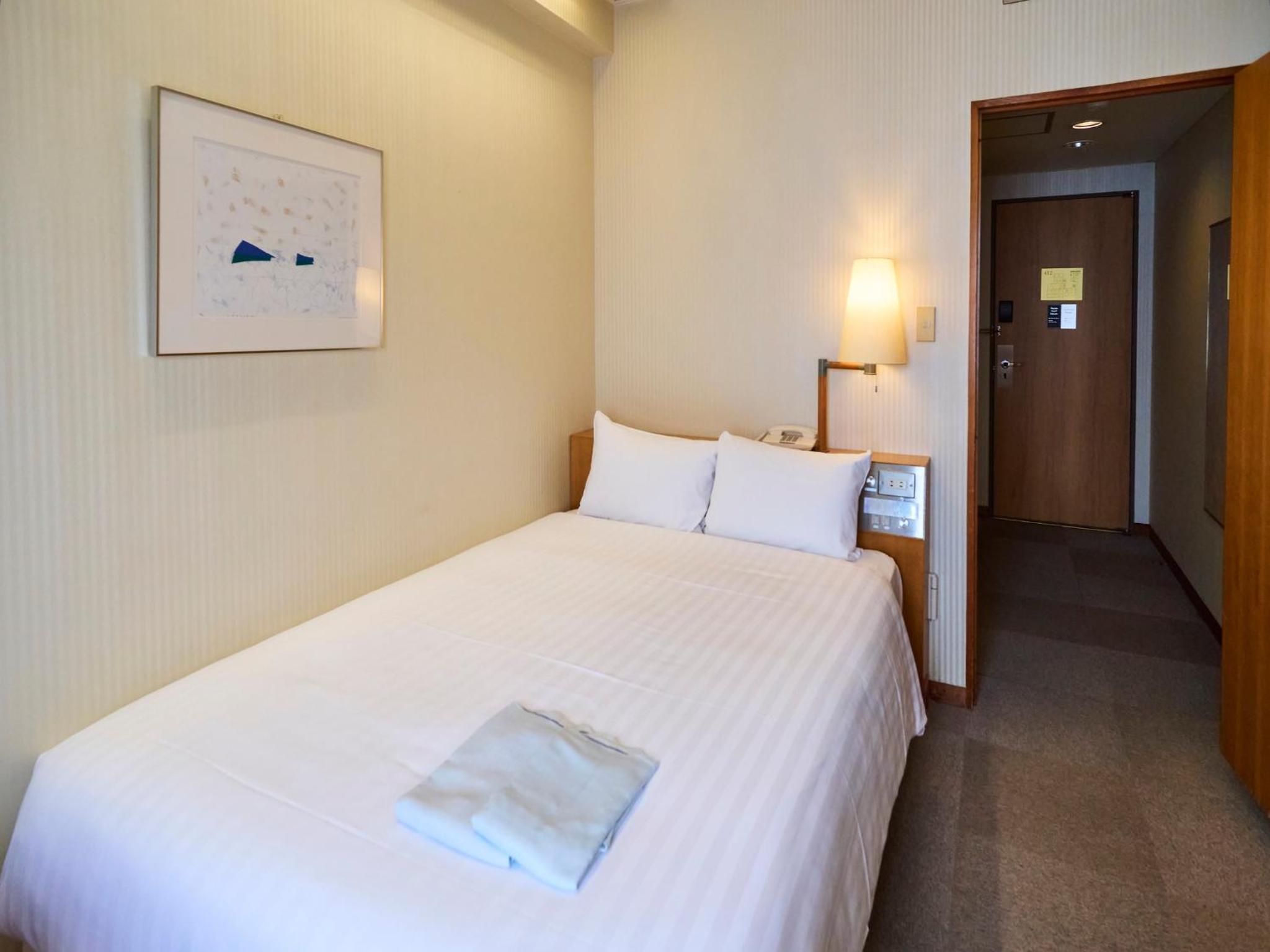 Single Room - Non-Smoking