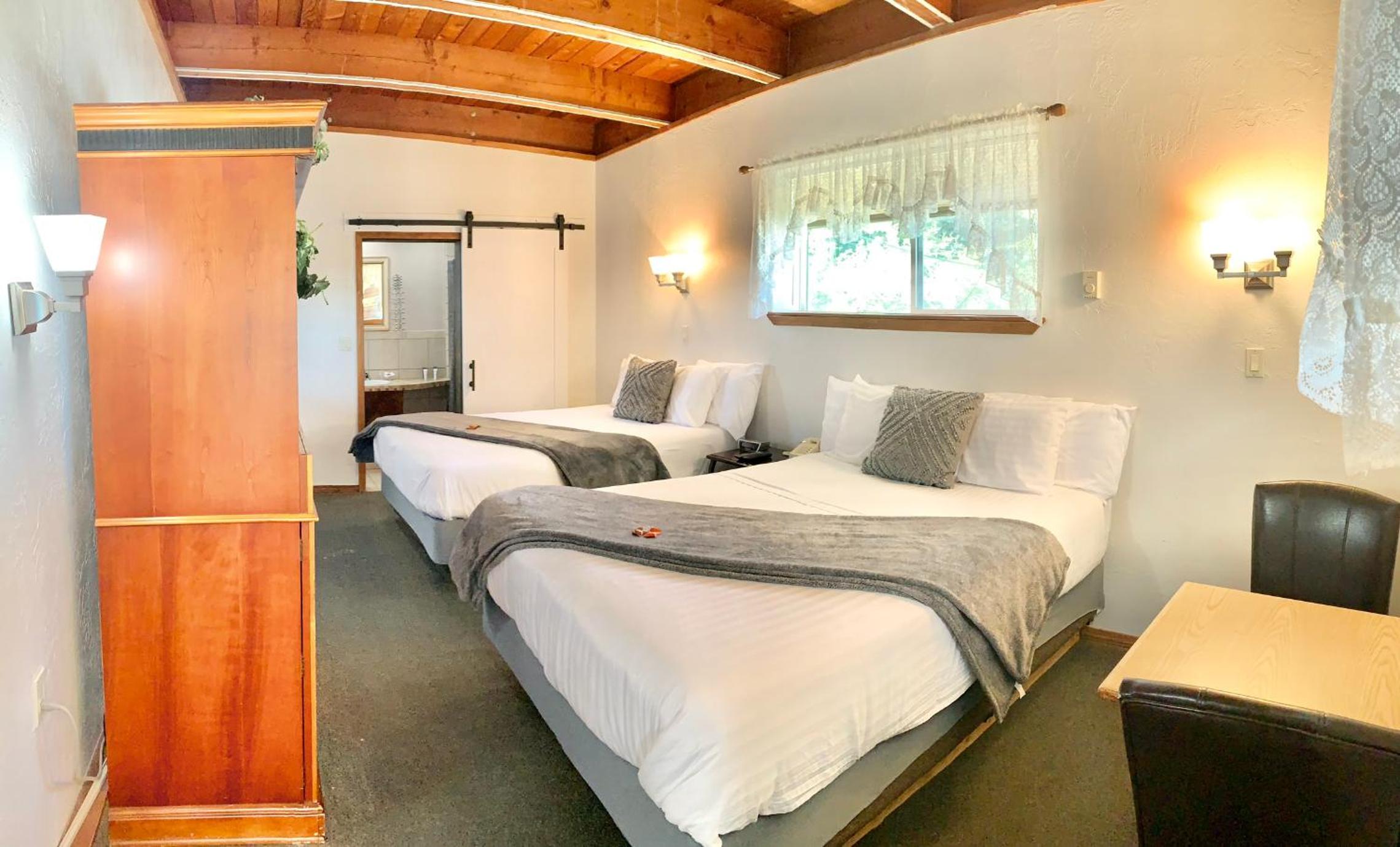 Queen Room with Two Queen Beds (201)
