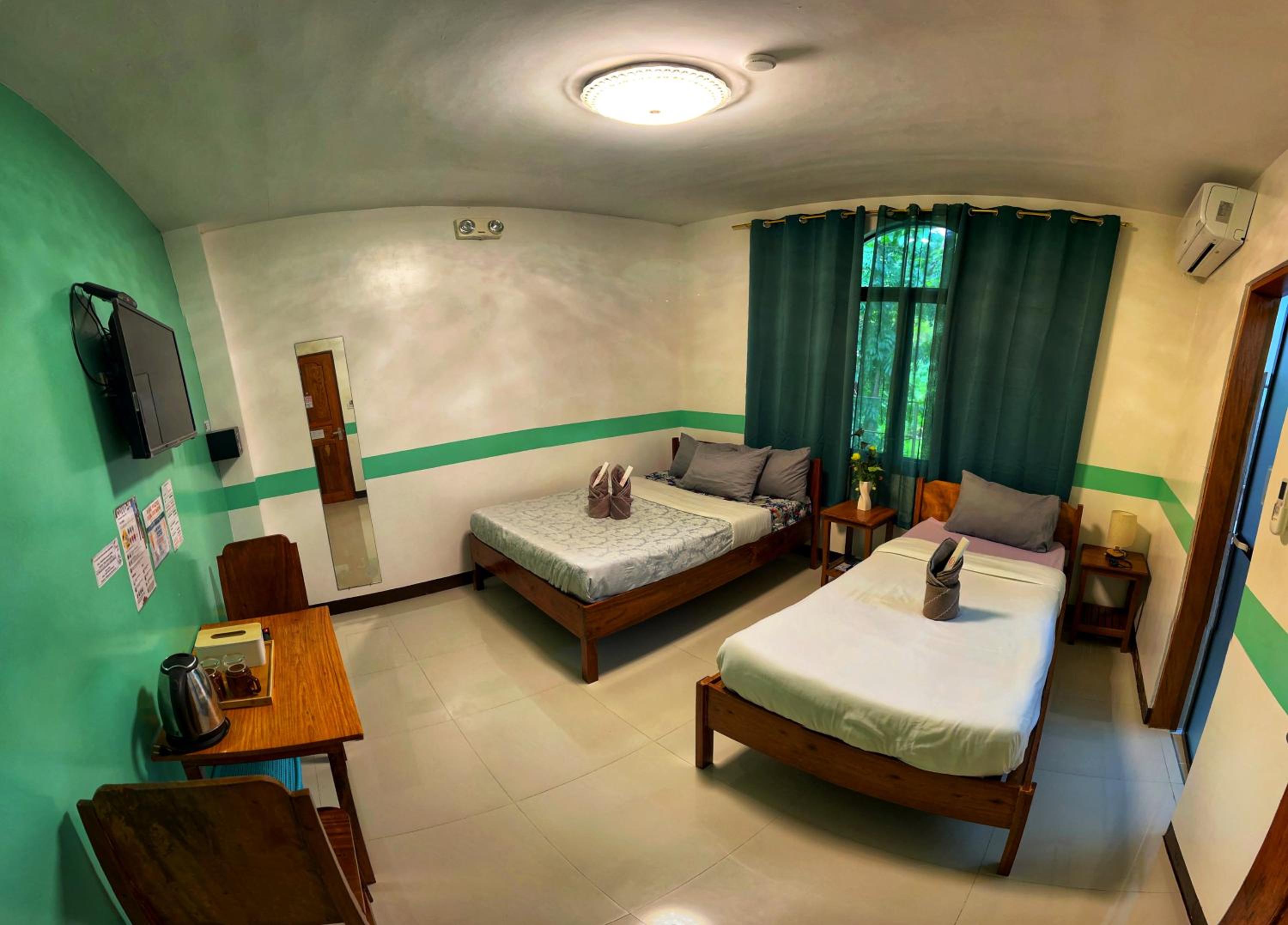 Deluxe Double Room - Photo 20