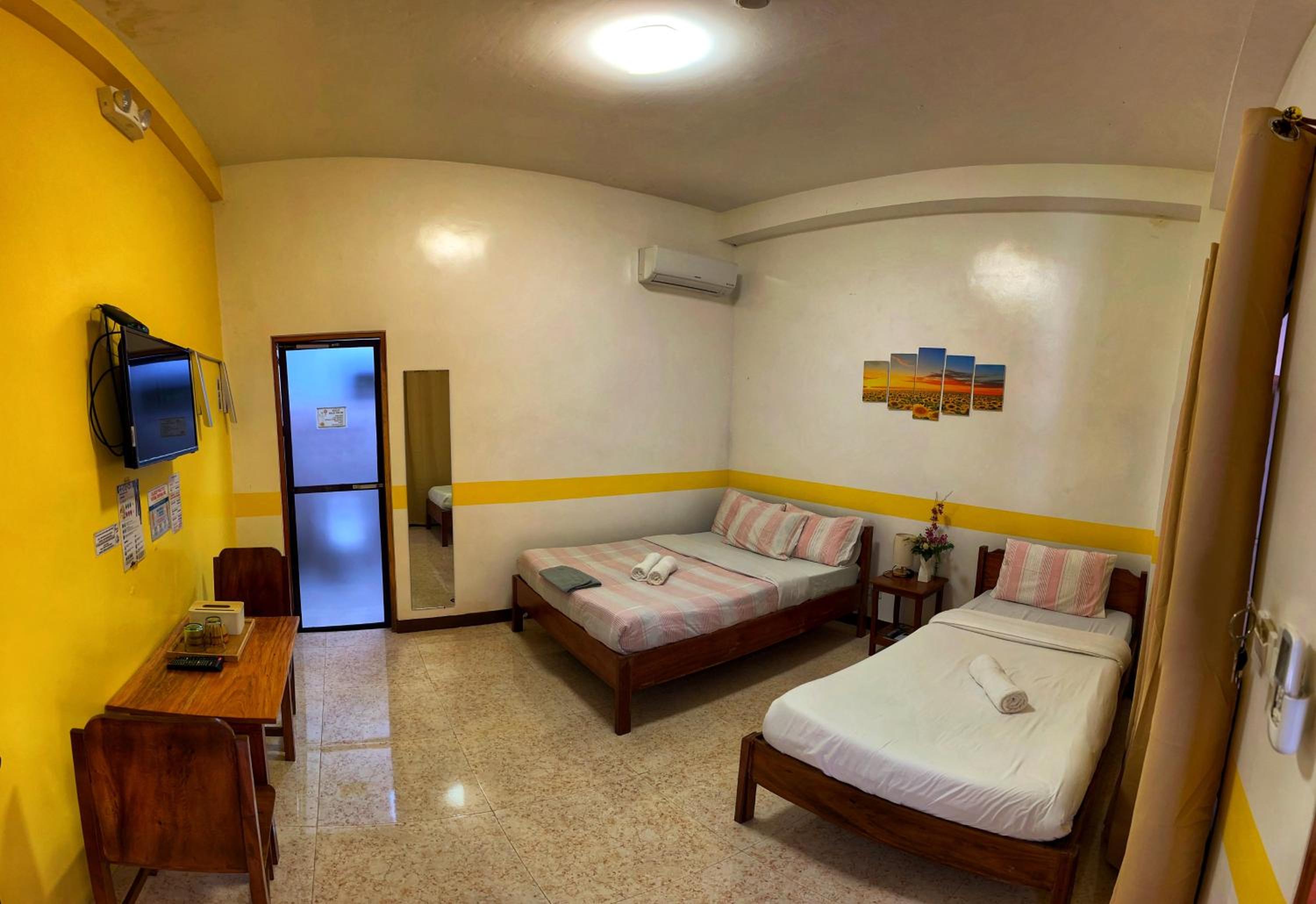 Deluxe Double Room - Photo 22