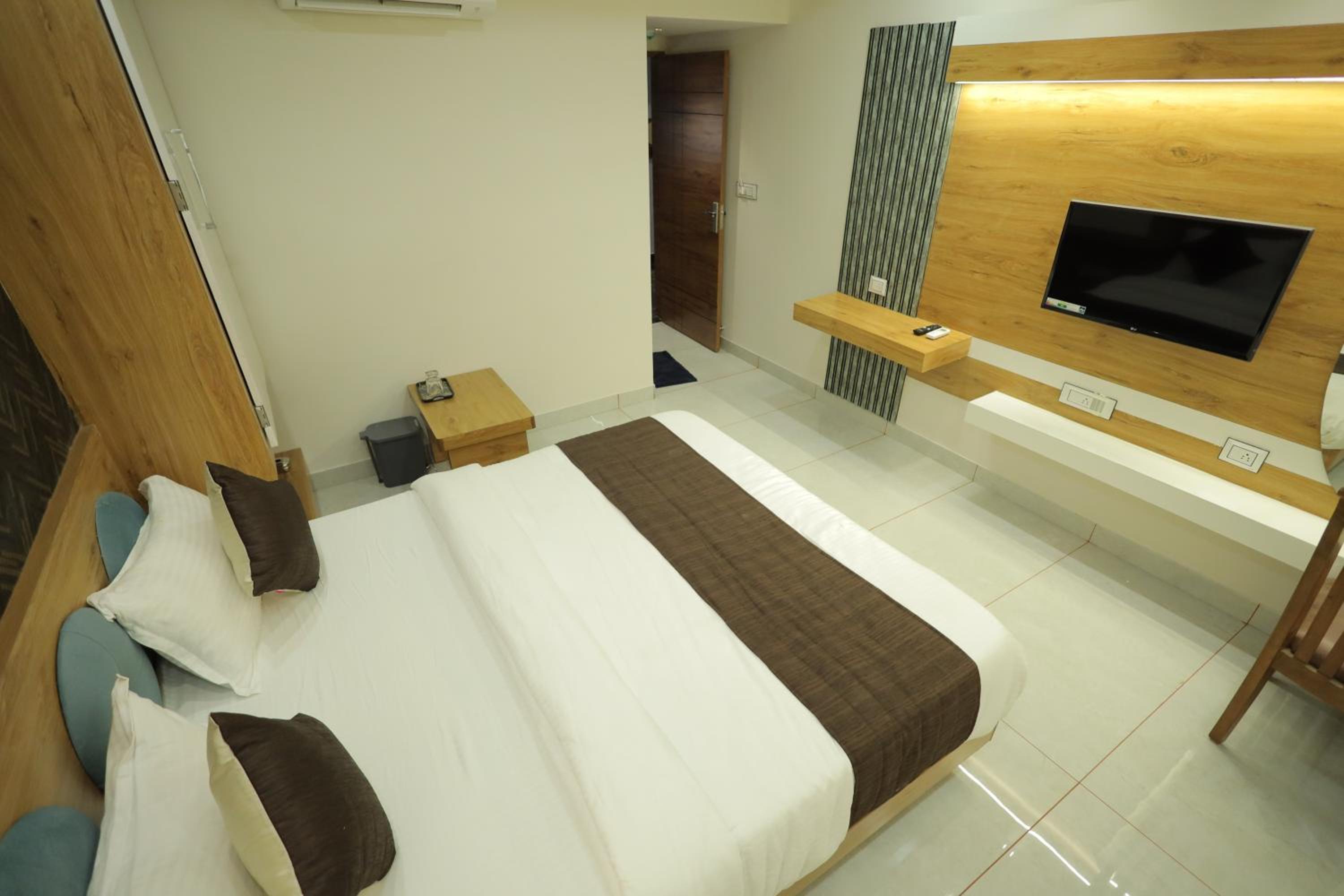 Deluxe Double Room photo 2