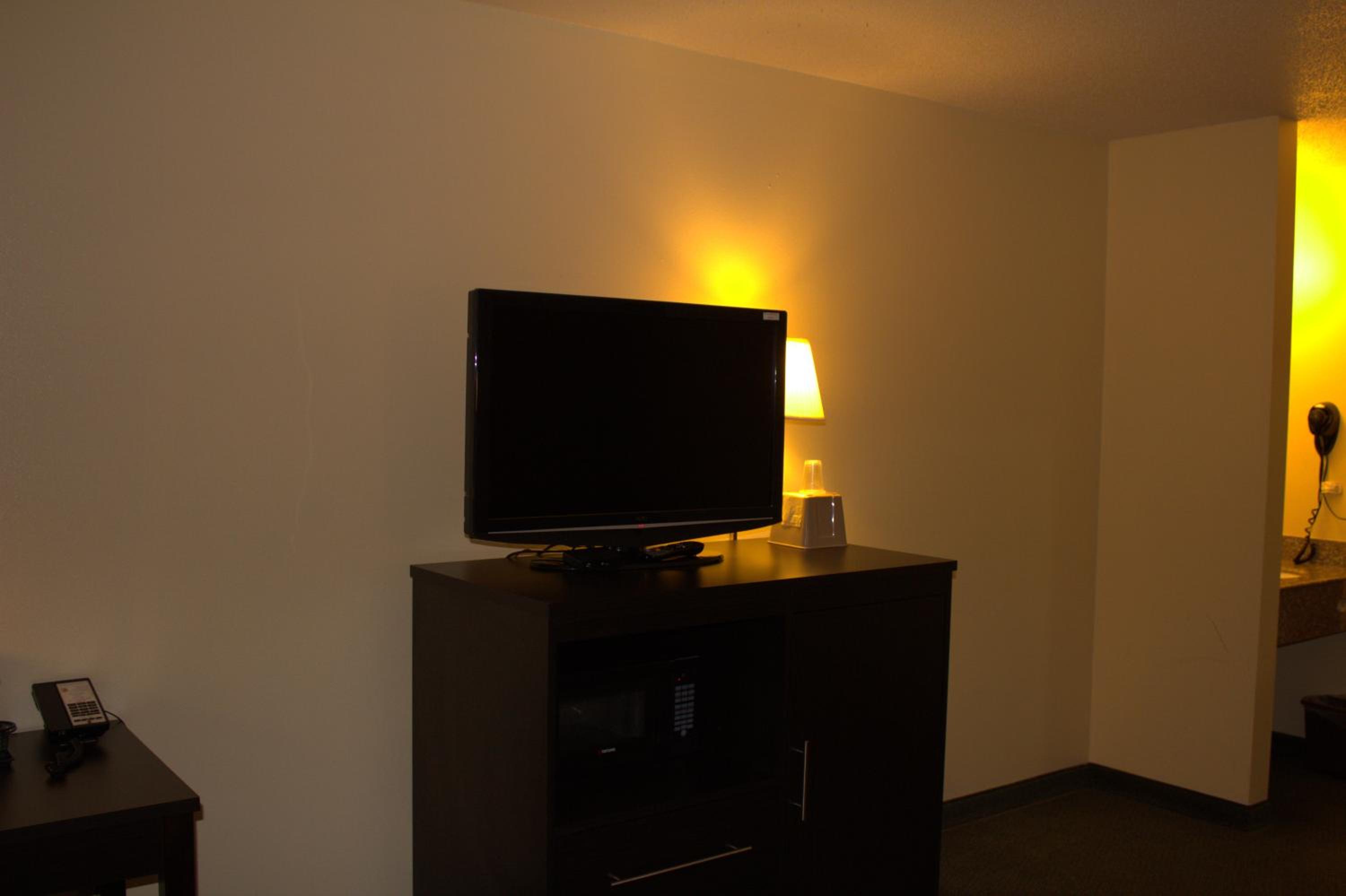 Queen Room - Disability Access/Non-Smoking - Photo 9