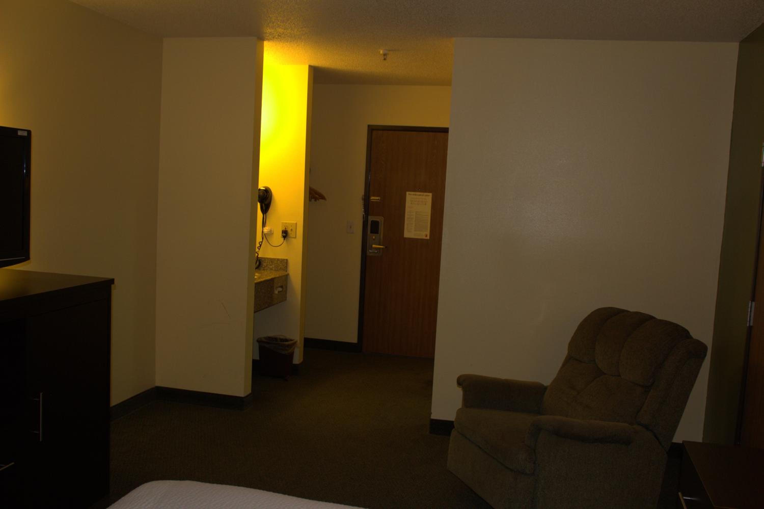 Queen Room - Disability Access/Non-Smoking - Photo 12