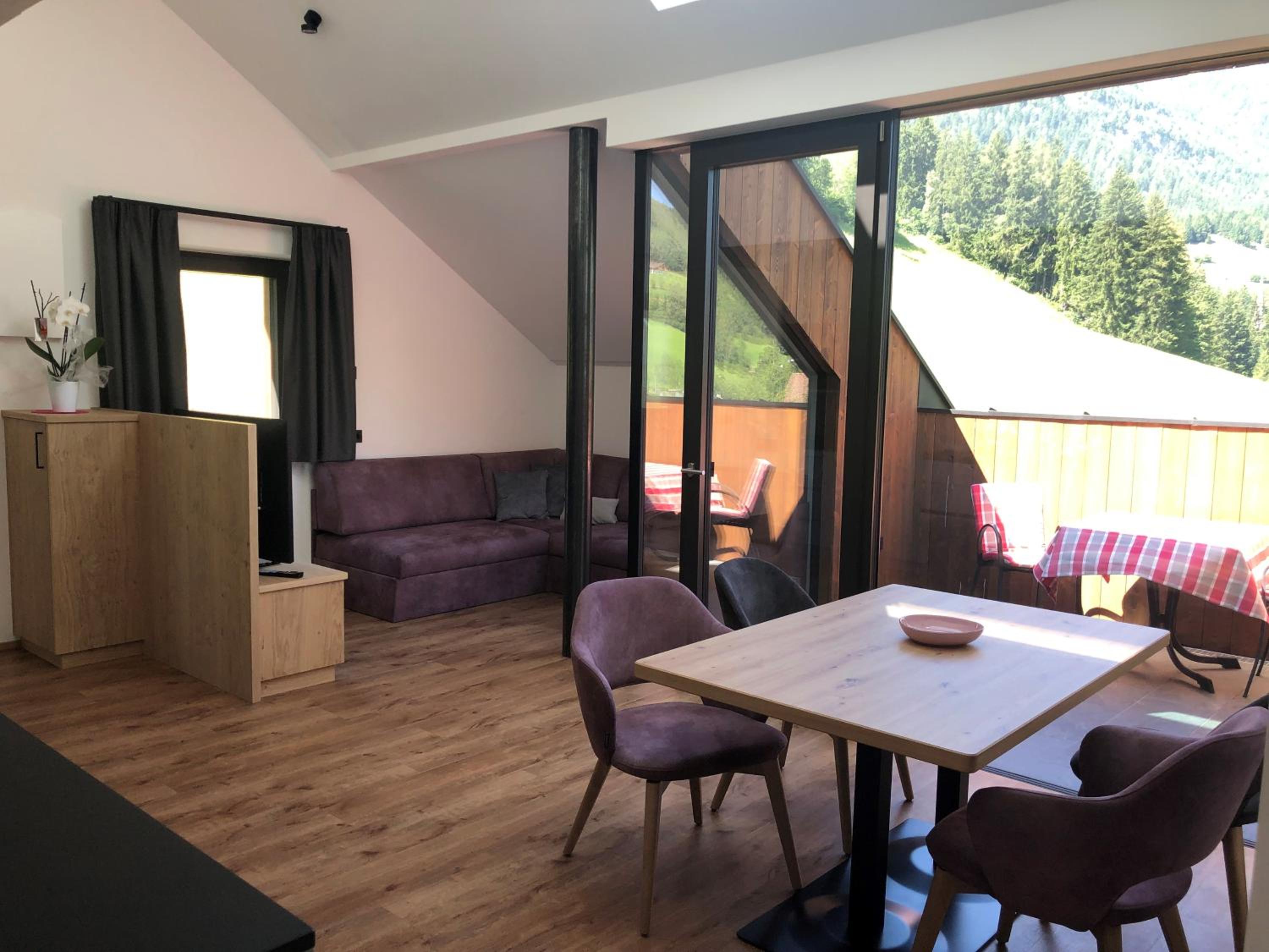Deluxe Apartment