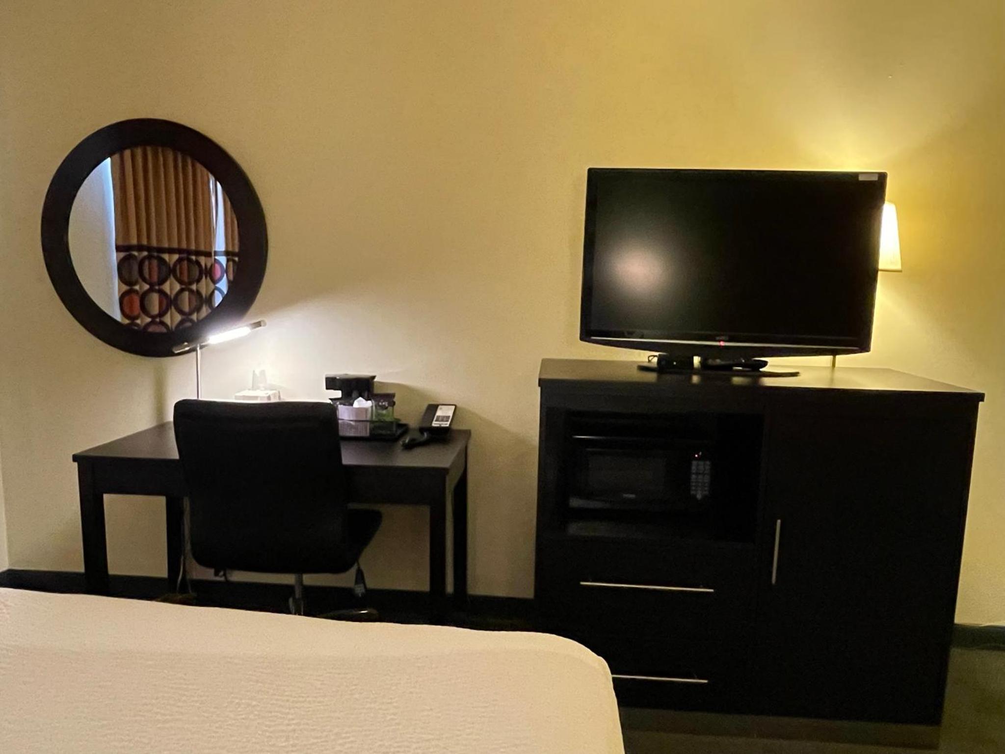 Queen Room - Disability Access/Non-Smoking - Photo 3