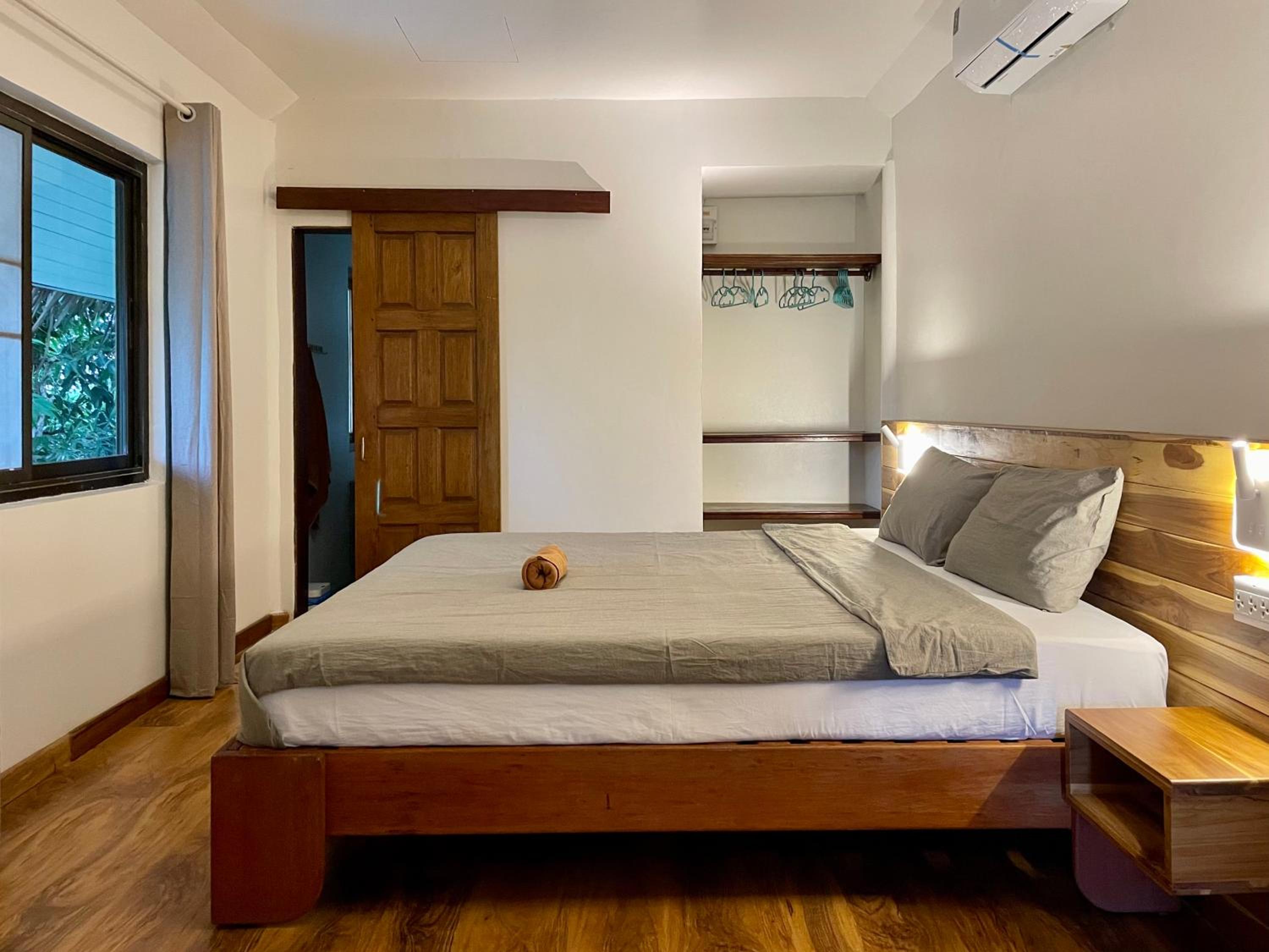 King Room with Pool View photo 3