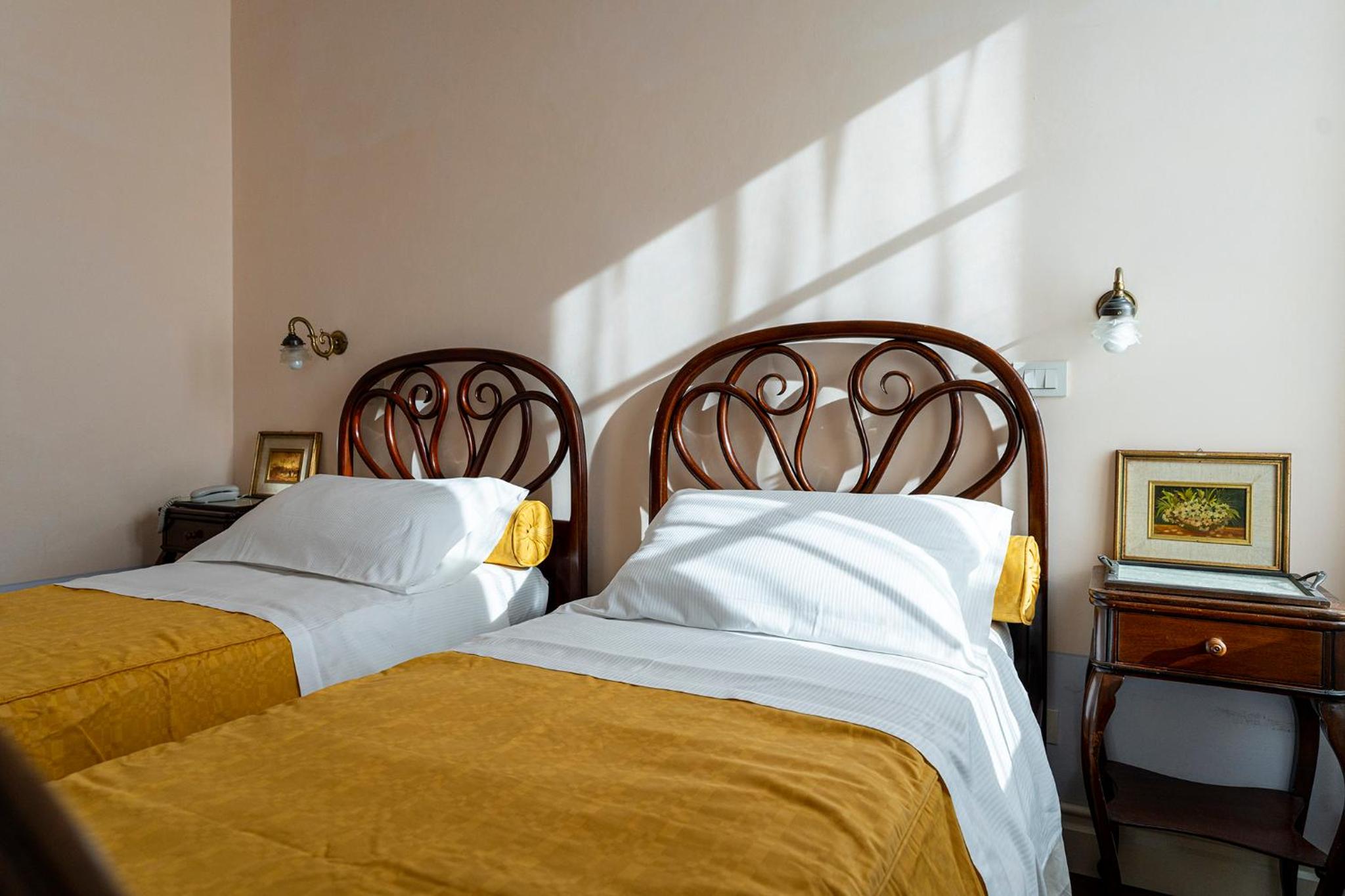 Twin Room - Disability Access photo 2