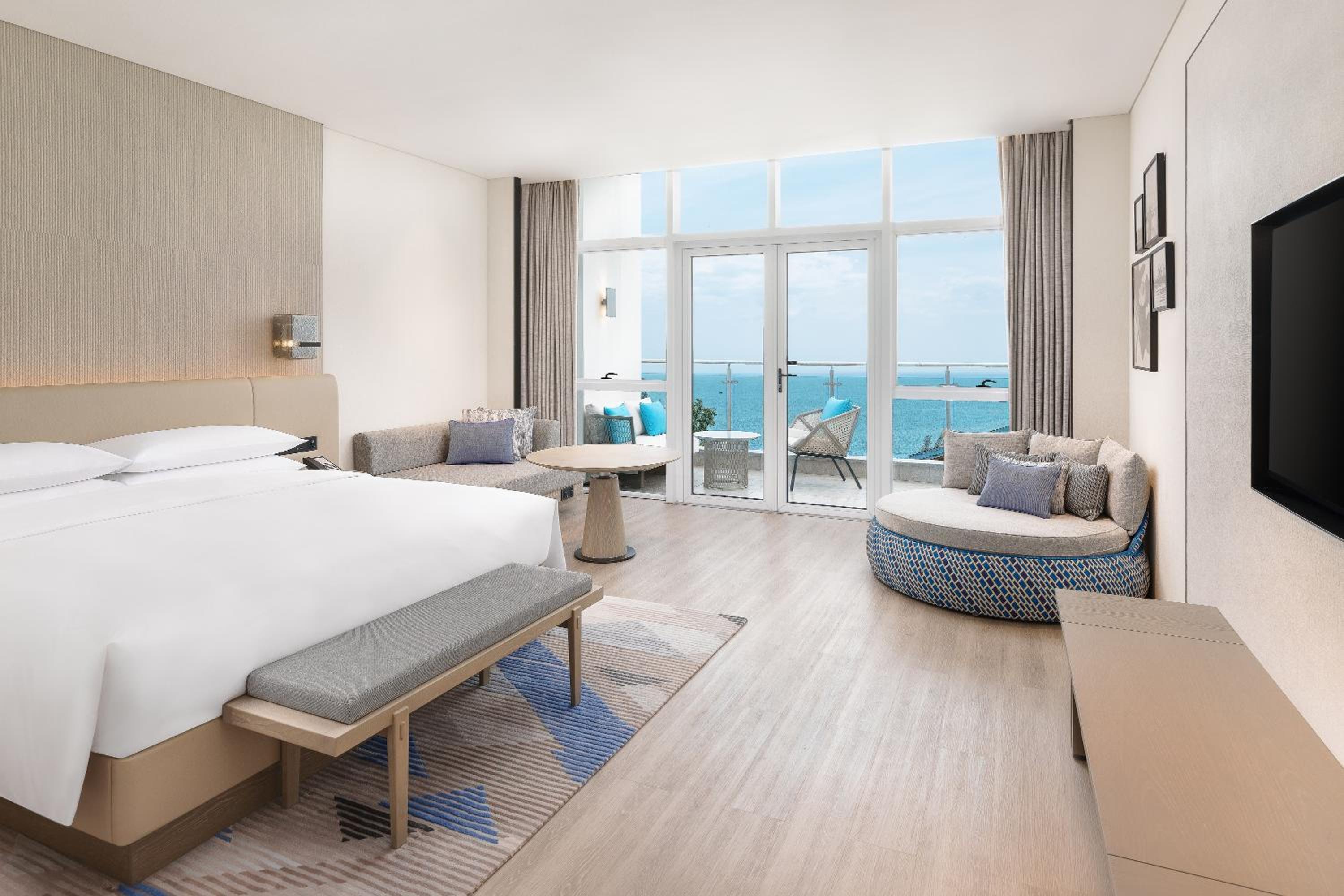 Deluxe Guest room, 1 King, Ocean view, Balcony