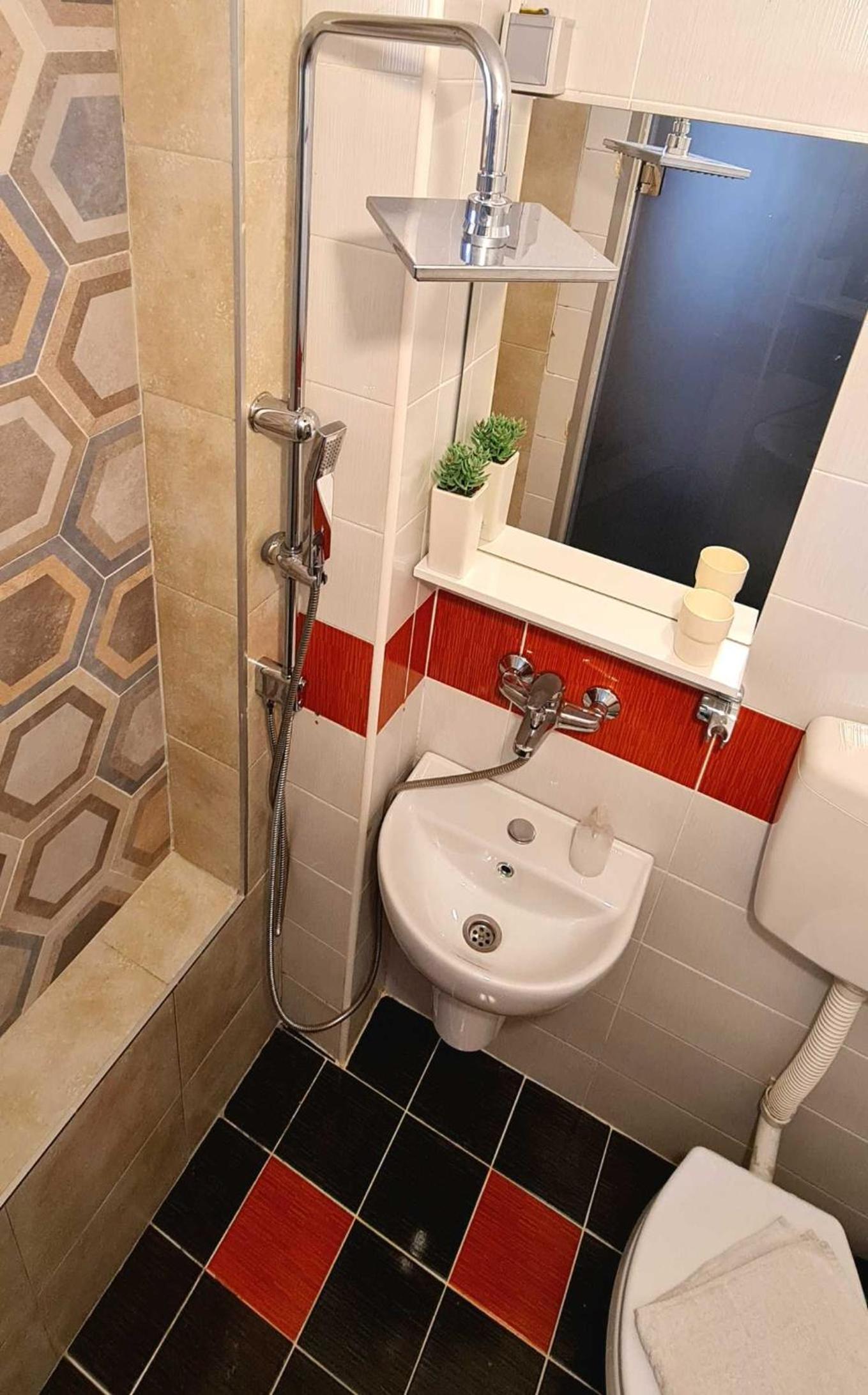 Twin Room with Toilet photo 1