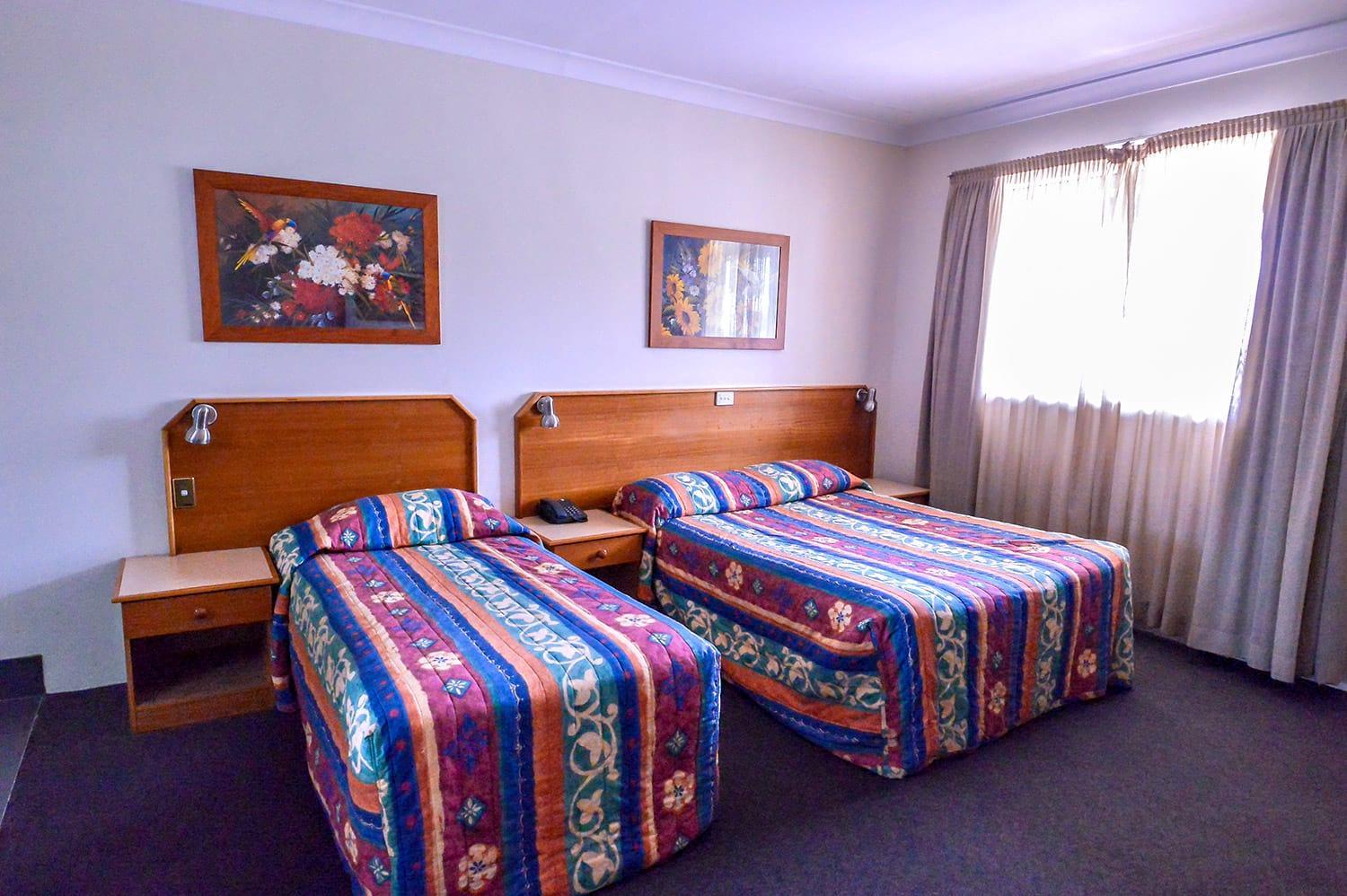 Standard Twin Room - Photo 3