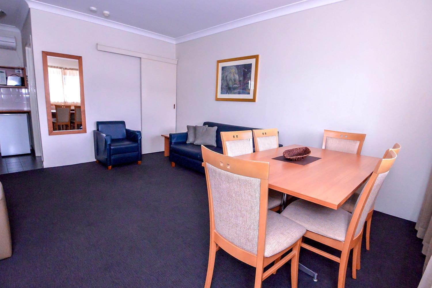 Two-Bedroom Suite - Photo 4