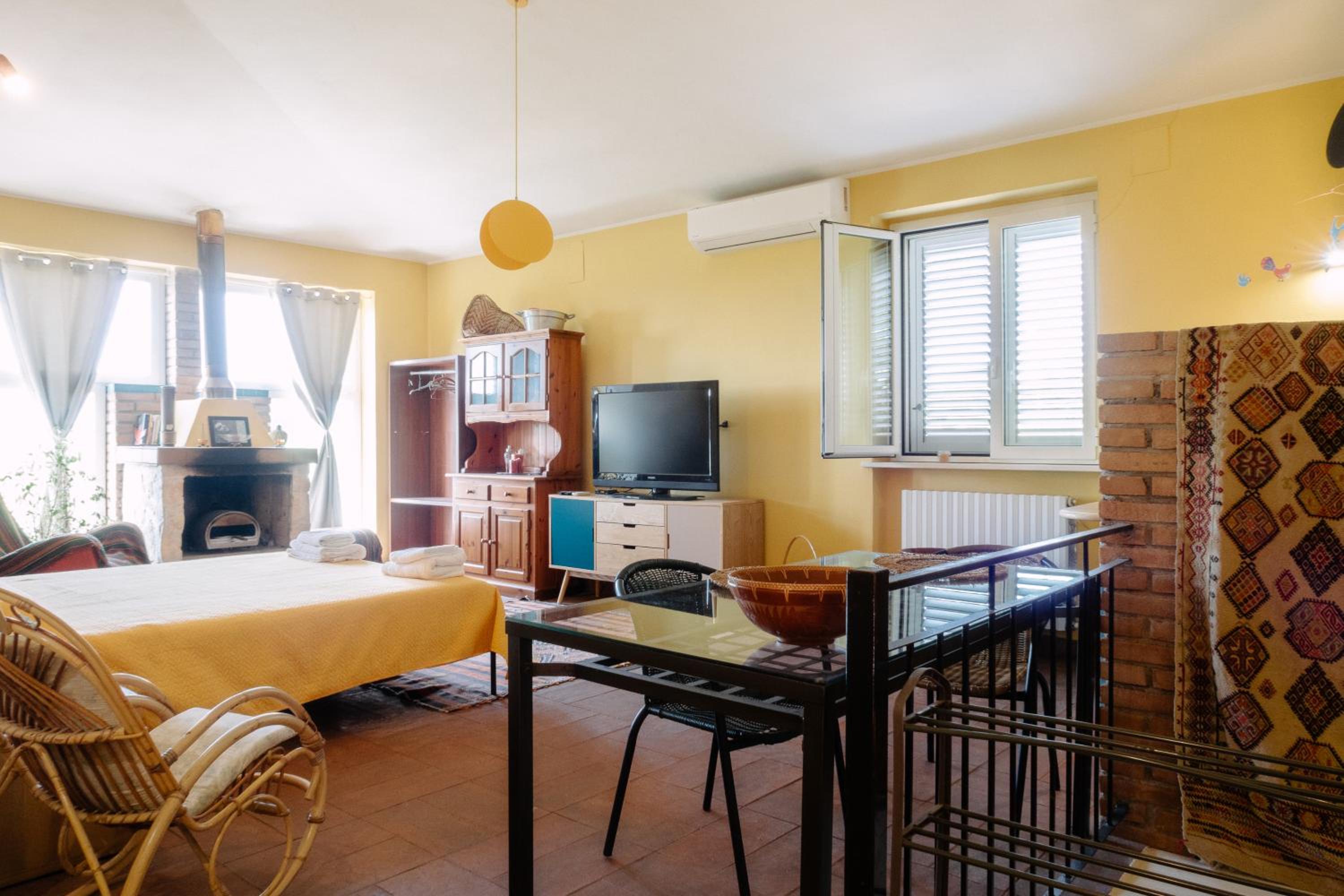 Deluxe Studio