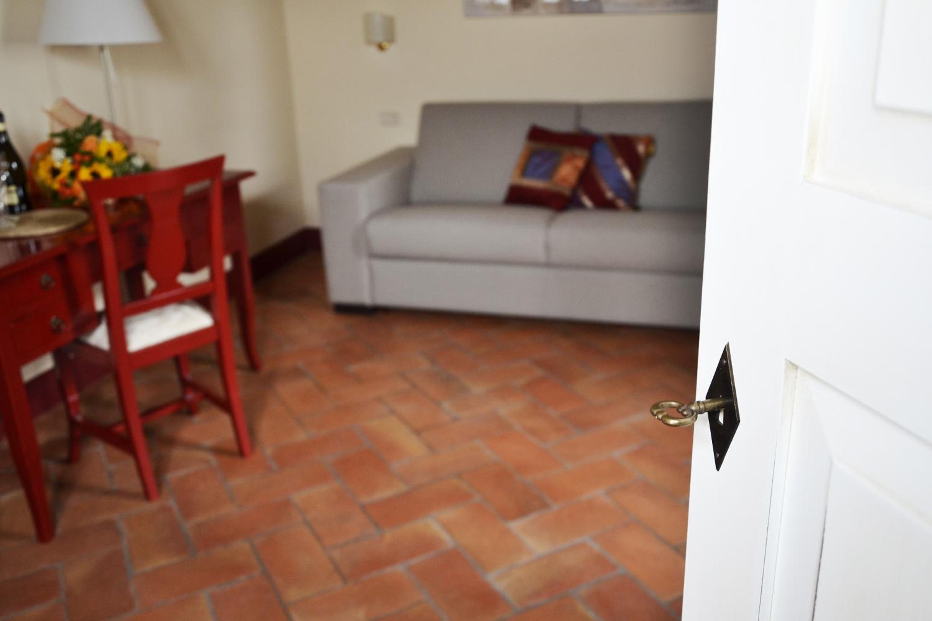 Deluxe Suite - Photo 1