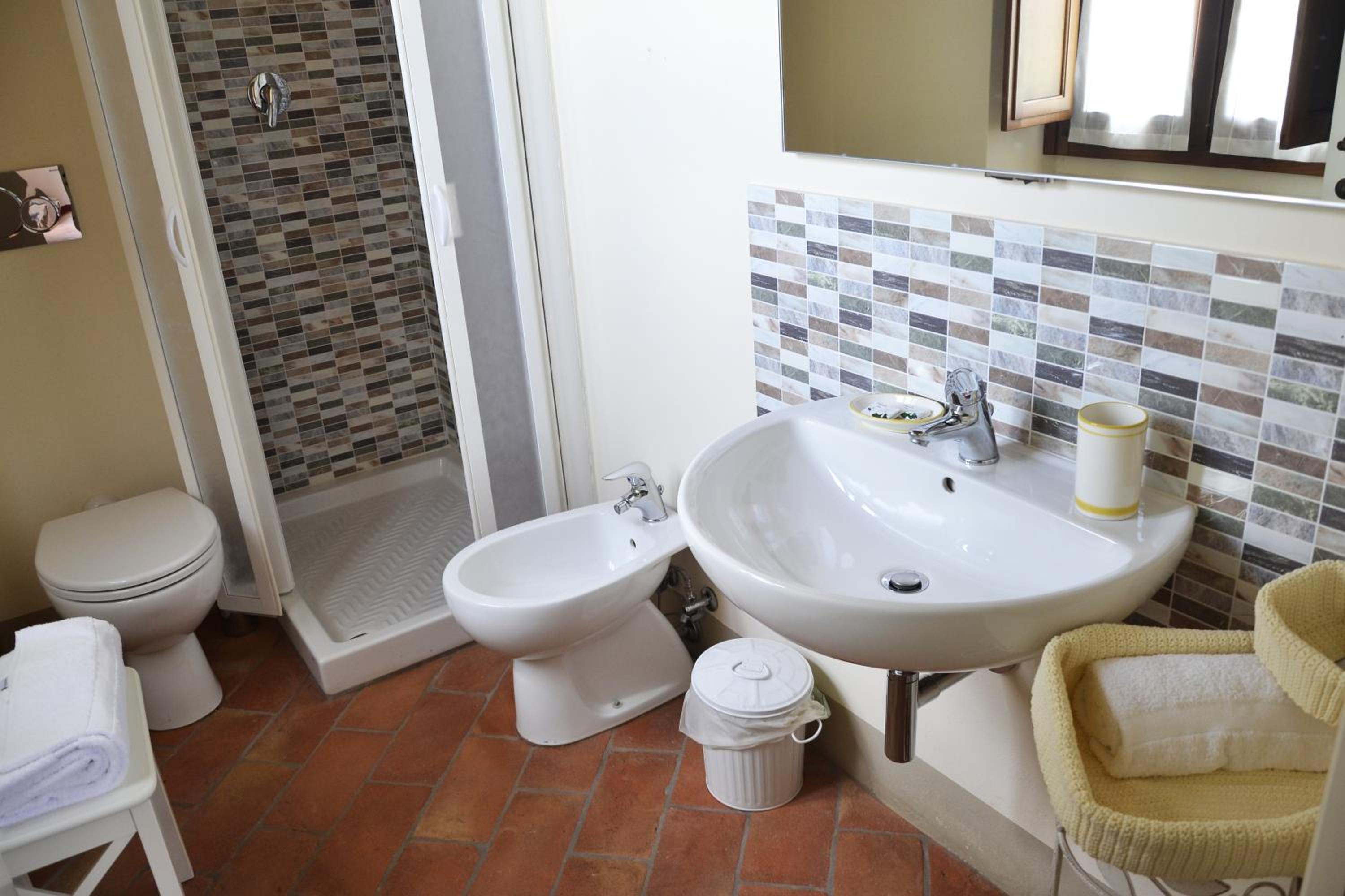 Standard Double Room - Photo 3