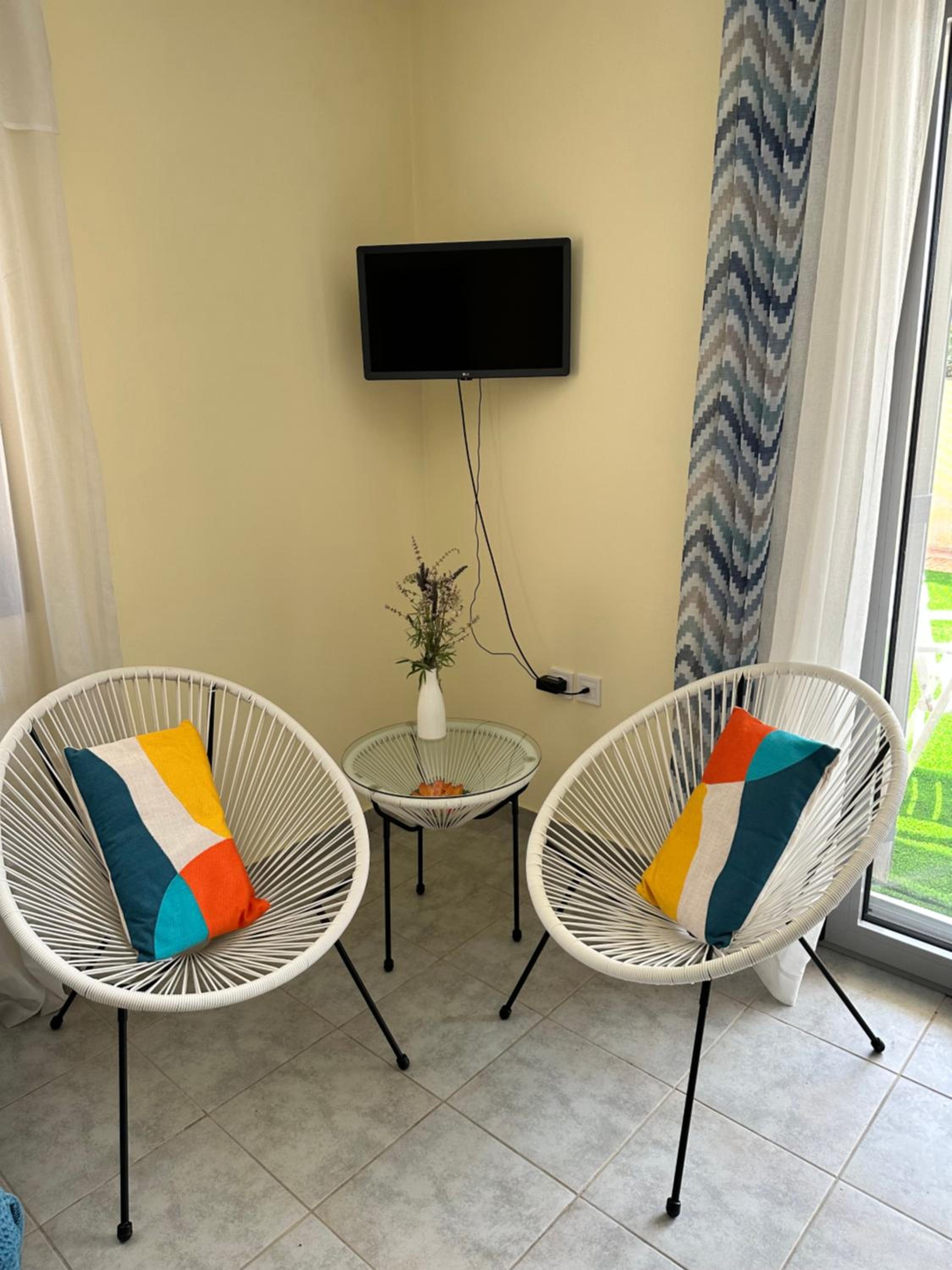 One-Bedroom Apartment photo 2